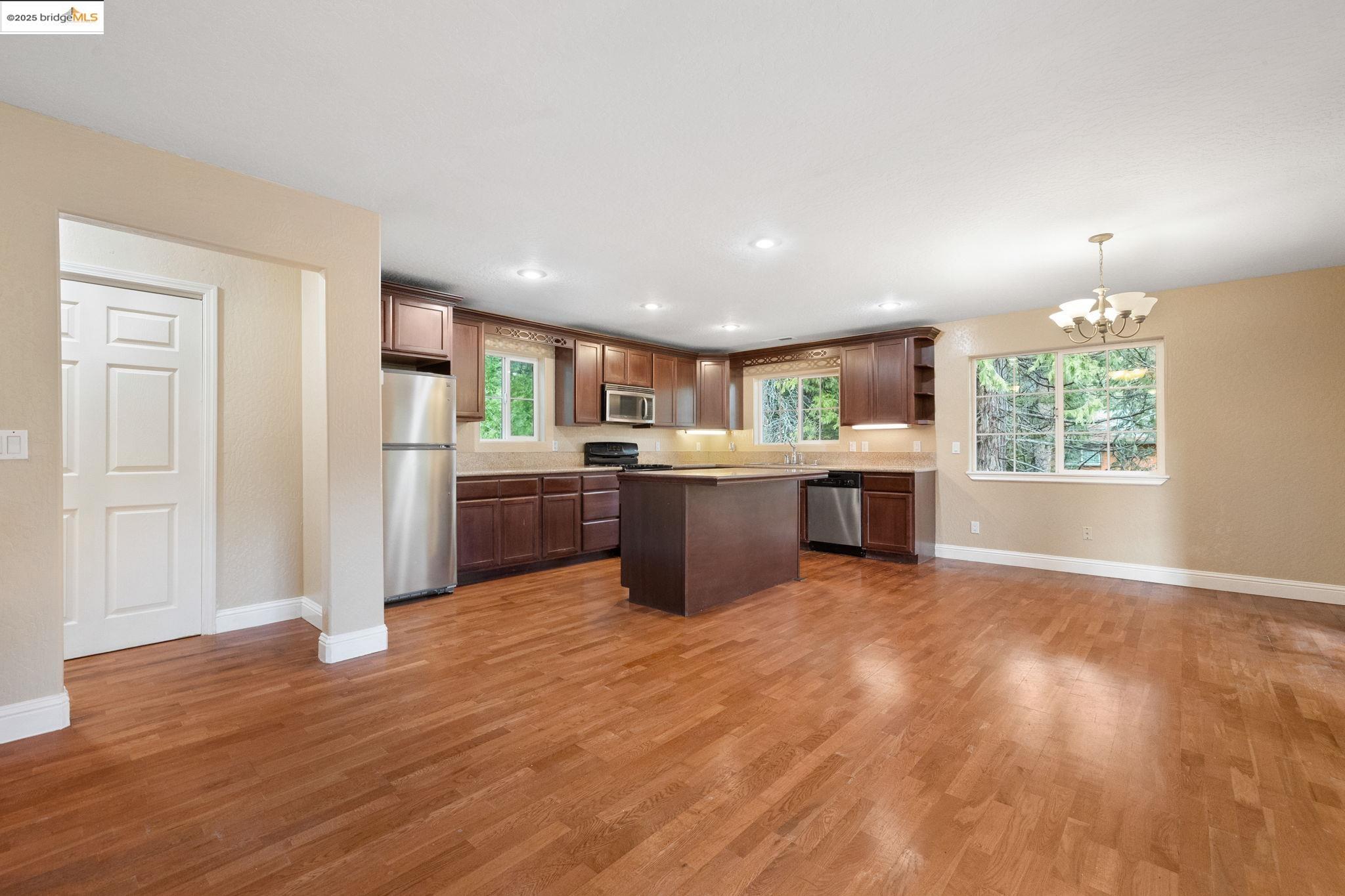 Detail Gallery Image 20 of 32 For 22464 N Tuolumne Rd, Twain Harte,  CA 95383 - 3 Beds | 2/1 Baths