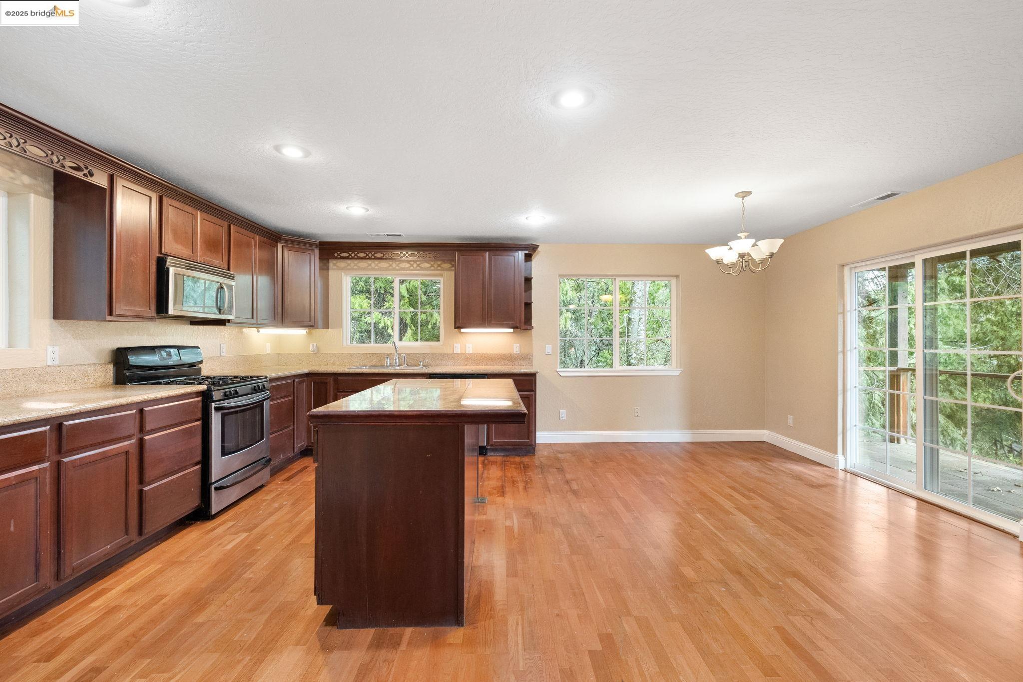 Detail Gallery Image 21 of 32 For 22464 N Tuolumne Rd, Twain Harte,  CA 95383 - 3 Beds | 2/1 Baths