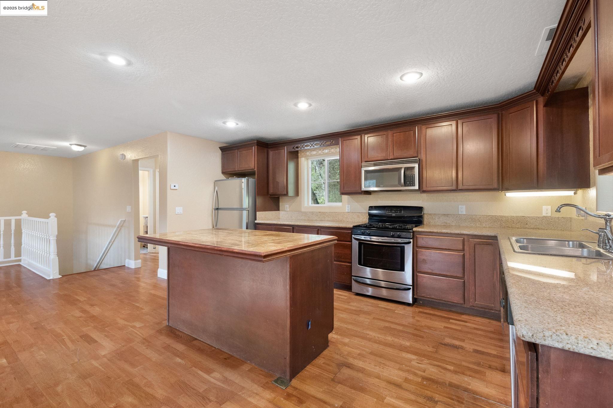 Detail Gallery Image 22 of 32 For 22464 N Tuolumne Rd, Twain Harte,  CA 95383 - 3 Beds | 2/1 Baths