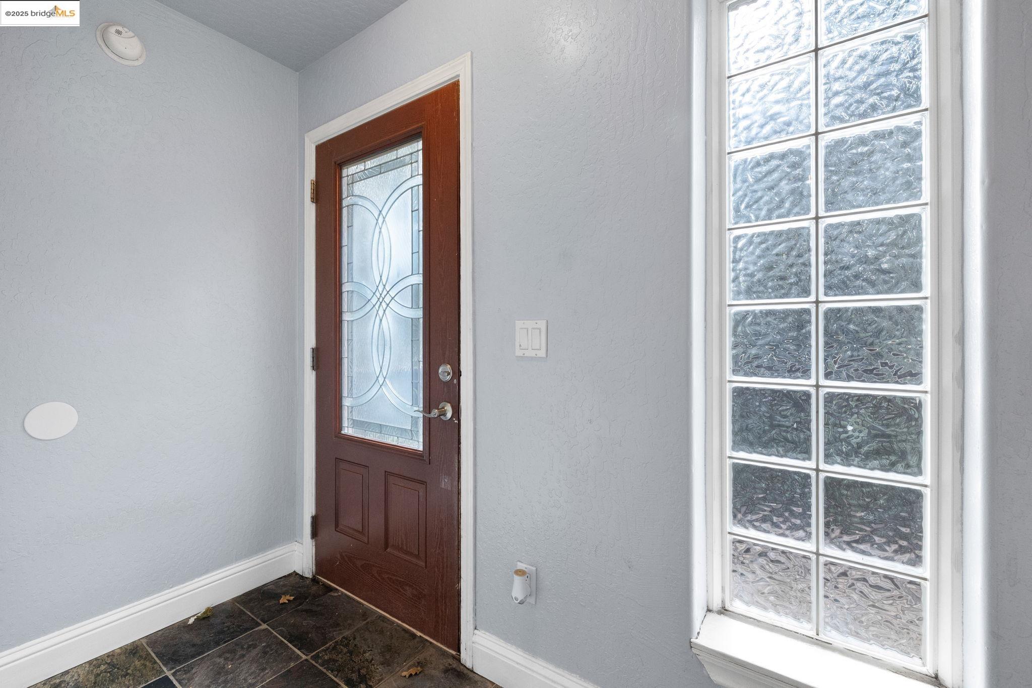 Detail Gallery Image 6 of 32 For 22464 N Tuolumne Rd, Twain Harte,  CA 95383 - 3 Beds | 2/1 Baths