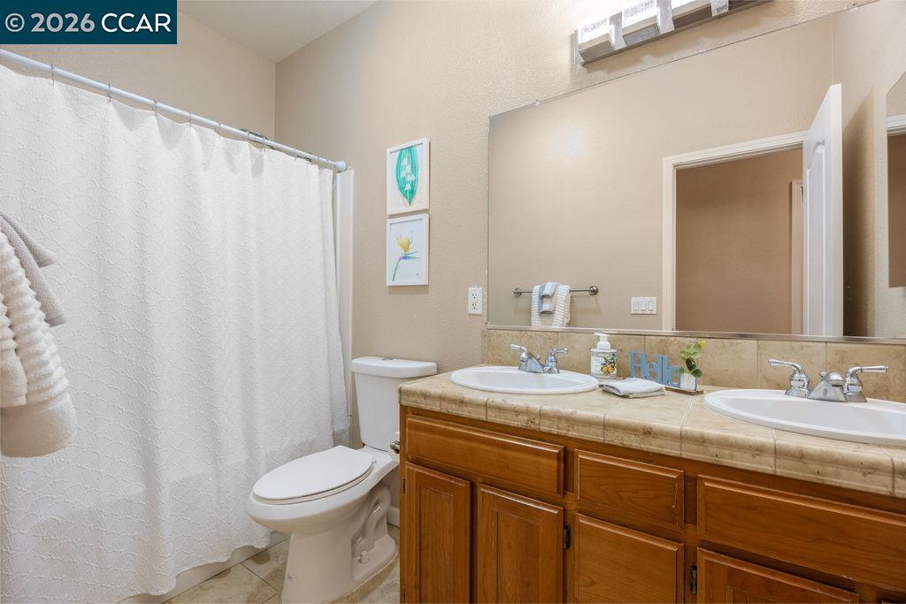 Detail Gallery Image 13 of 30 For 1954 Canyon Oaks Cir, Pittsburg,  CA 94565 - 4 Beds | 2 Baths