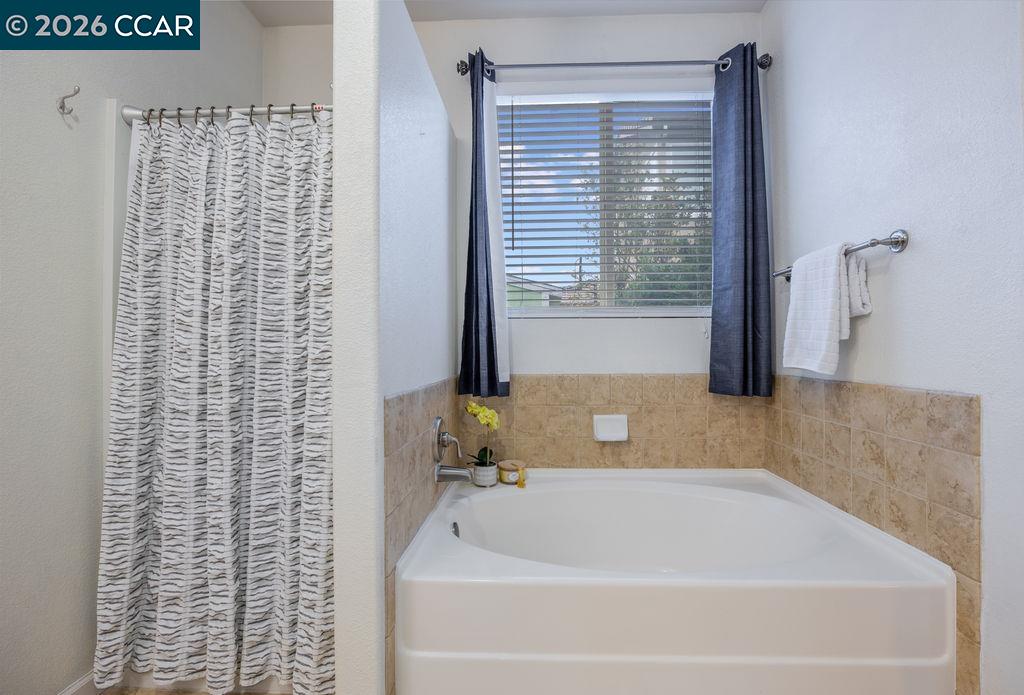 Detail Gallery Image 20 of 30 For 1954 Canyon Oaks Cir, Pittsburg,  CA 94565 - 4 Beds | 2 Baths