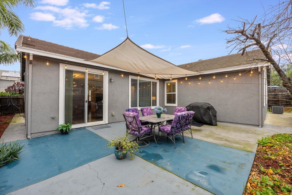 Detail Gallery Image 22 of 29 For 1954 Canyon Oaks Cir, Pittsburg,  CA 94565 - 4 Beds | 2 Baths