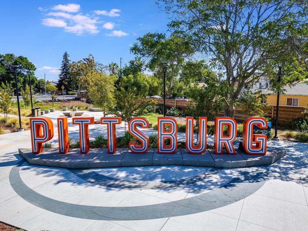 Detail Gallery Image 27 of 29 For 1954 Canyon Oaks Cir, Pittsburg,  CA 94565 - 4 Beds | 2 Baths