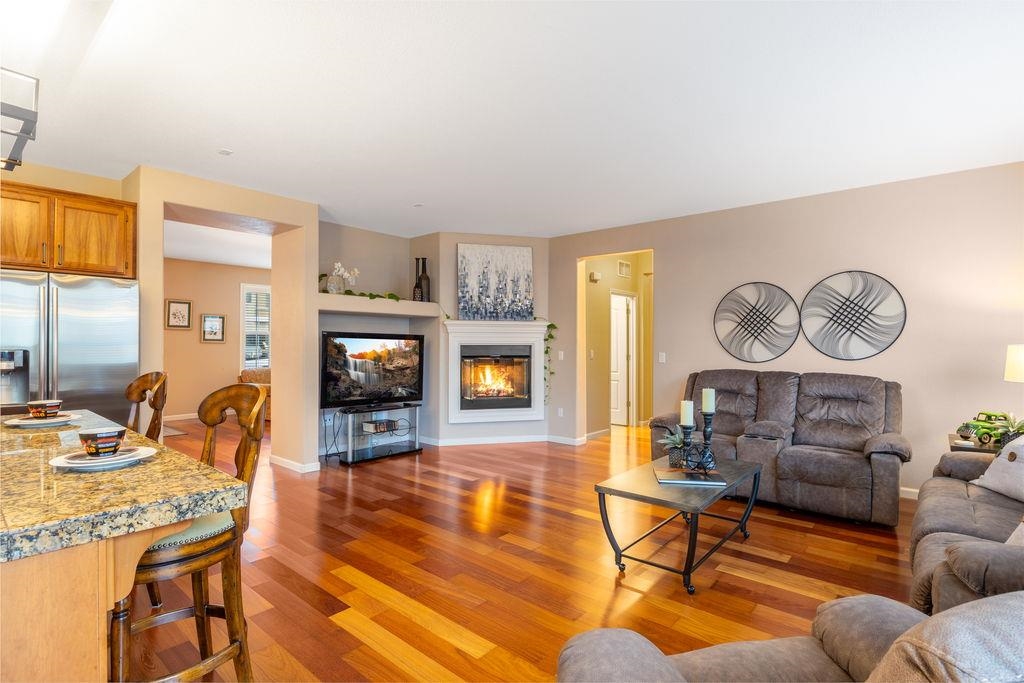 Detail Gallery Image 6 of 29 For 1954 Canyon Oaks Cir, Pittsburg,  CA 94565 - 4 Beds | 2 Baths