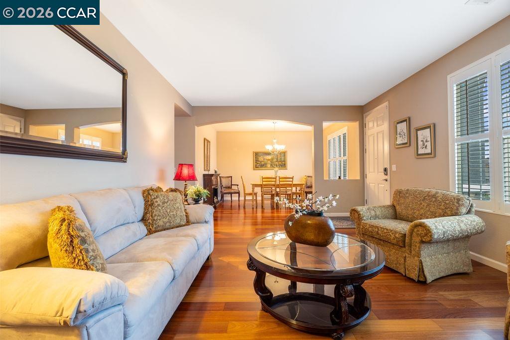 Detail Gallery Image 9 of 30 For 1954 Canyon Oaks Cir, Pittsburg,  CA 94565 - 4 Beds | 2 Baths