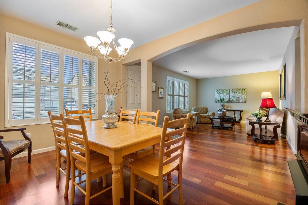 Detail Gallery Image 10 of 29 For 1954 Canyon Oaks Cir, Pittsburg,  CA 94565 - 4 Beds | 2 Baths