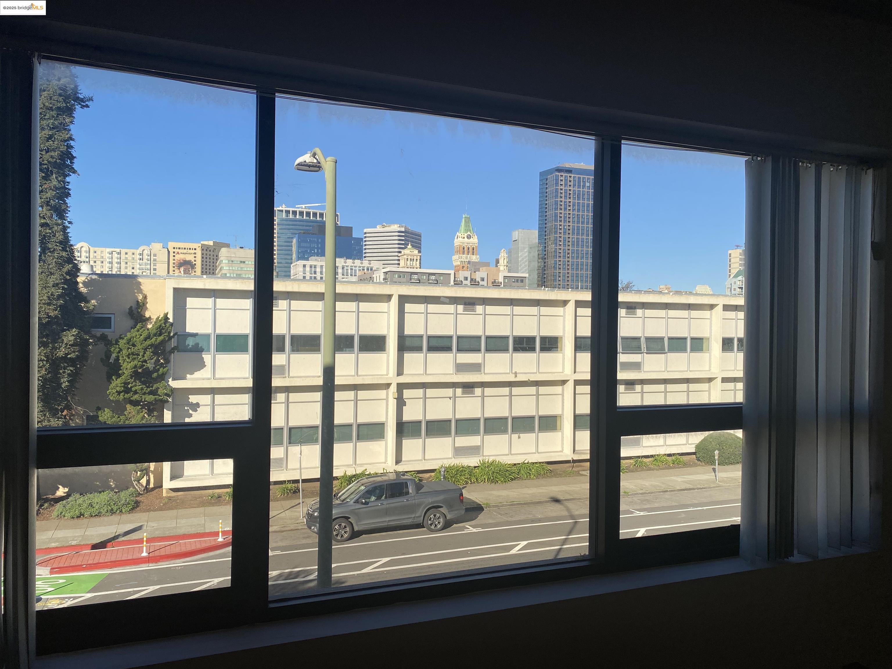 Detail Gallery Image 4 of 10 For 196 10th St, Oakland,  CA 94607 - – Beds | – Baths