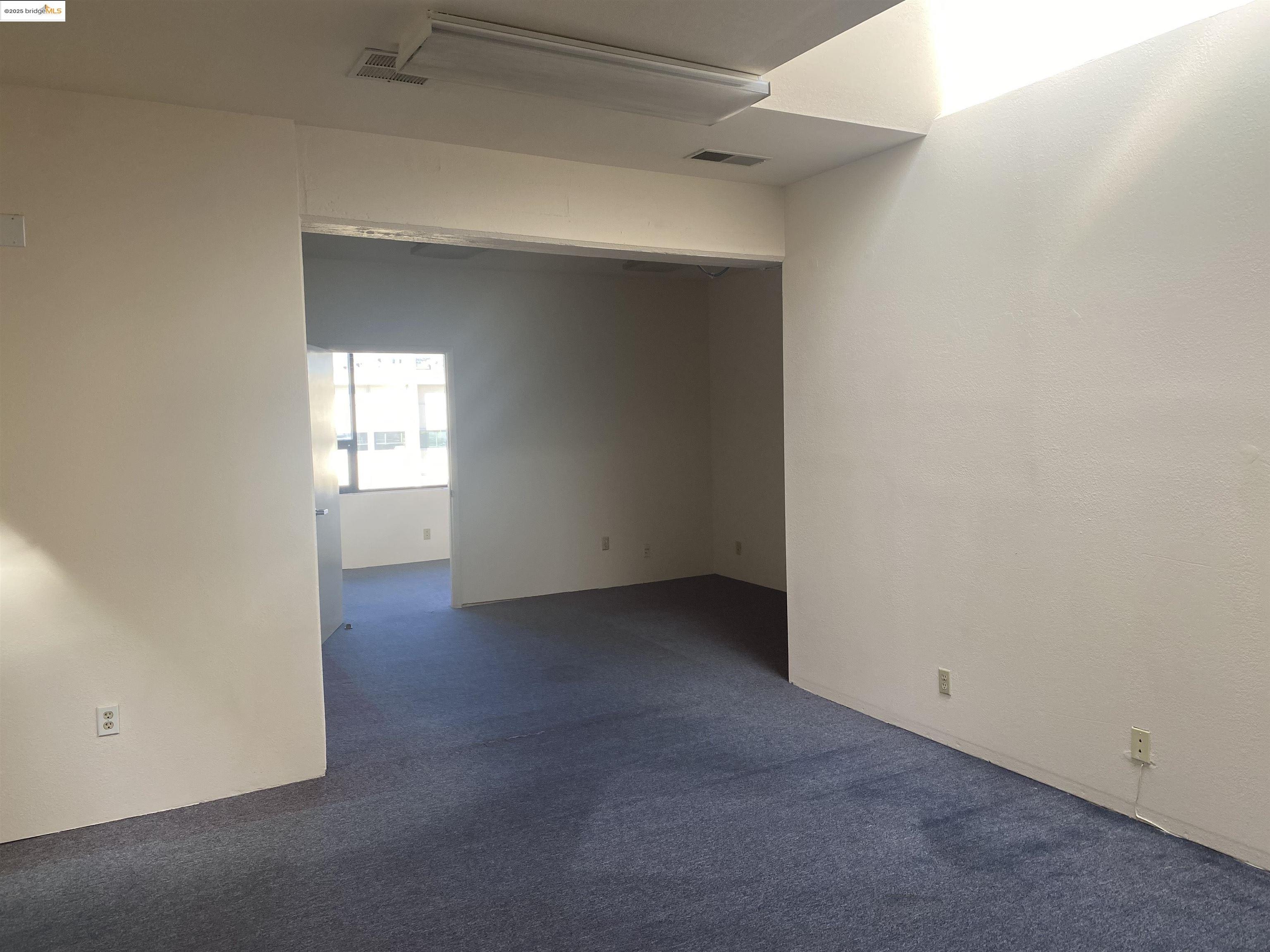 Detail Gallery Image 8 of 10 For 196 10th St, Oakland,  CA 94607 - – Beds | – Baths