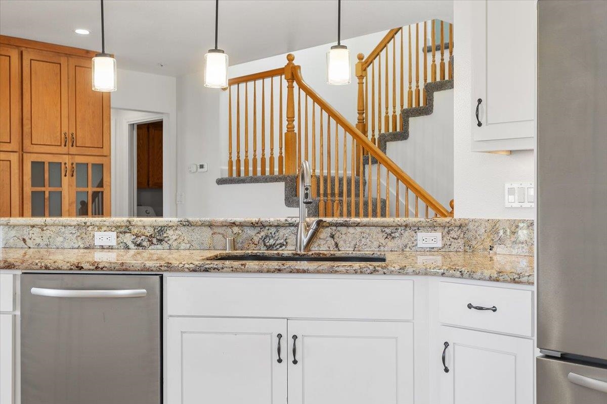 Detail Gallery Image 20 of 60 For 19511 Heyer Hts, Castro Valley,  CA 94546 - 4 Beds | 3 Baths