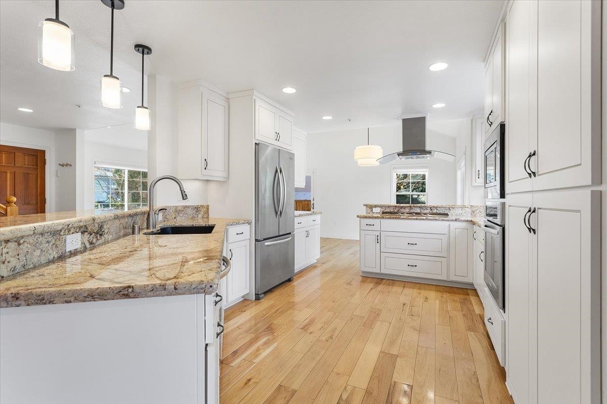 Detail Gallery Image 22 of 60 For 19511 Heyer Hts, Castro Valley,  CA 94546 - 4 Beds | 3 Baths