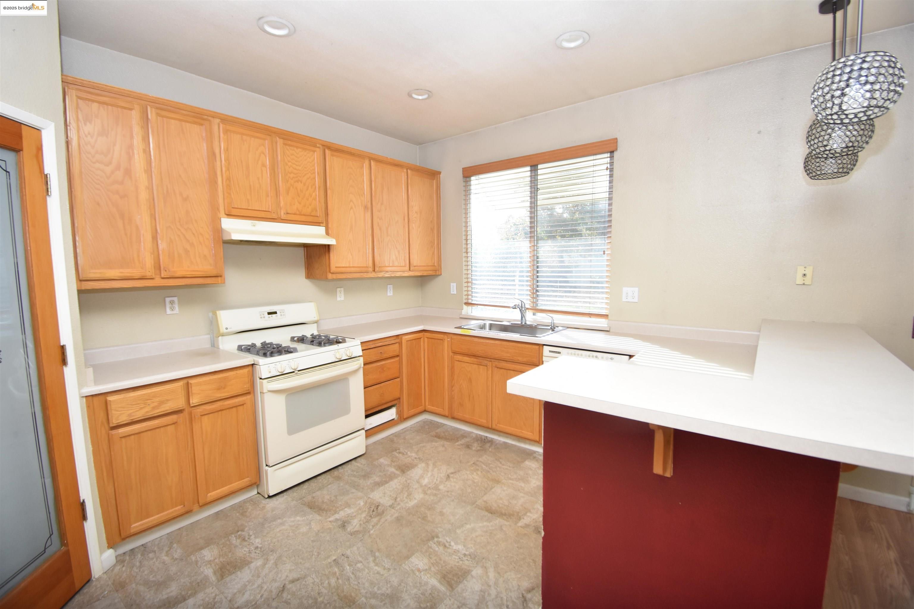 Detail Gallery Image 9 of 20 For 337 Upton Pyne Dr, Brentwood,  CA 94513 - 2 Beds | 2 Baths