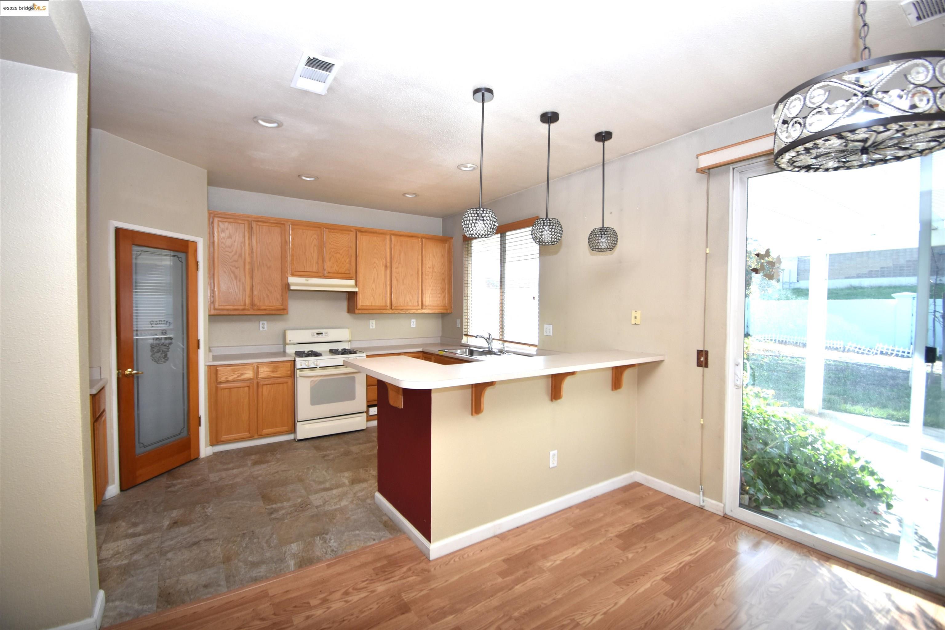 Detail Gallery Image 10 of 20 For 337 Upton Pyne Dr, Brentwood,  CA 94513 - 2 Beds | 2 Baths