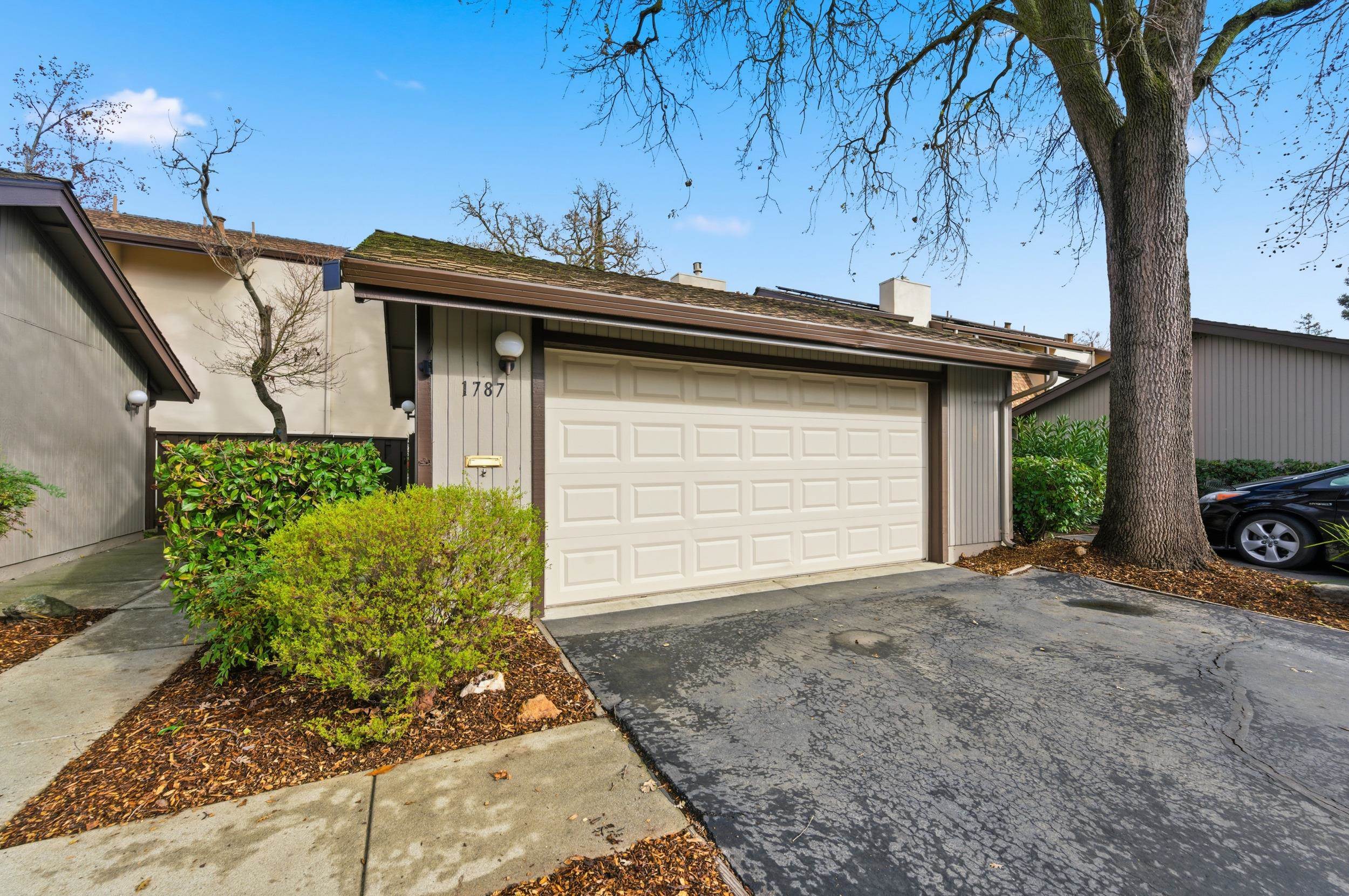 Detail Gallery Image 2 of 39 For 1787 Candelero Ct, Walnut Creek,  CA 94598 - 3 Beds | 2/1 Baths