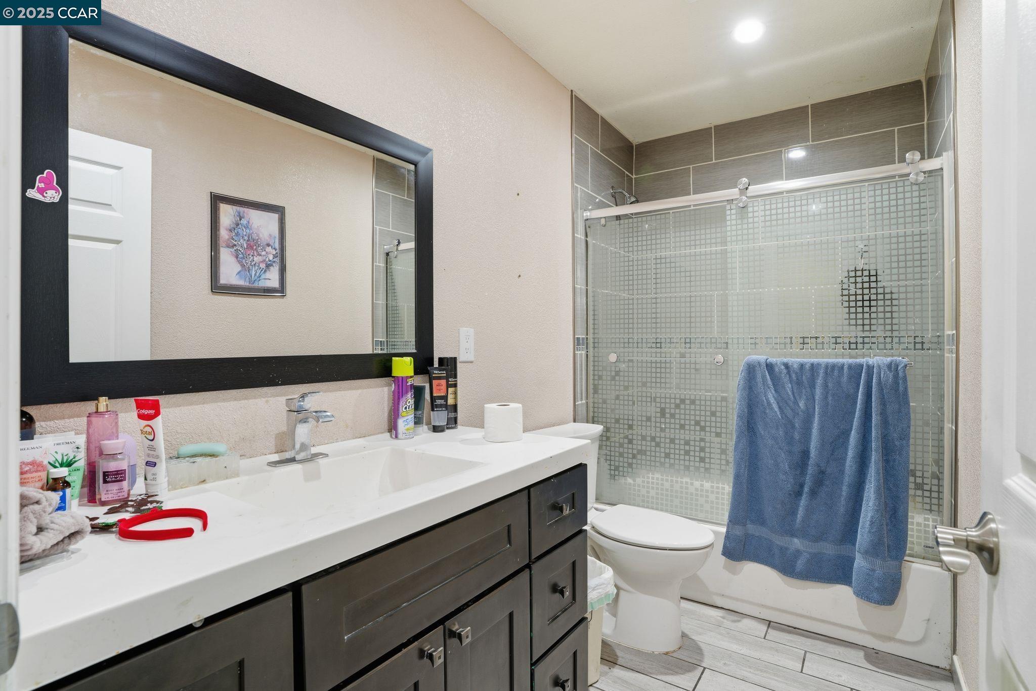 Detail Gallery Image 11 of 17 For 545 N Golden Gate Ave, Stockton,  CA 95205 - 3 Beds | 2 Baths