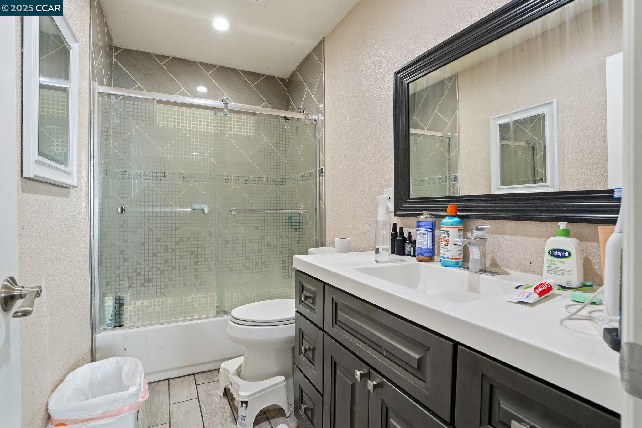 Detail Gallery Image 15 of 17 For 545 N Golden Gate Ave, Stockton,  CA 95205 - 3 Beds | 2 Baths