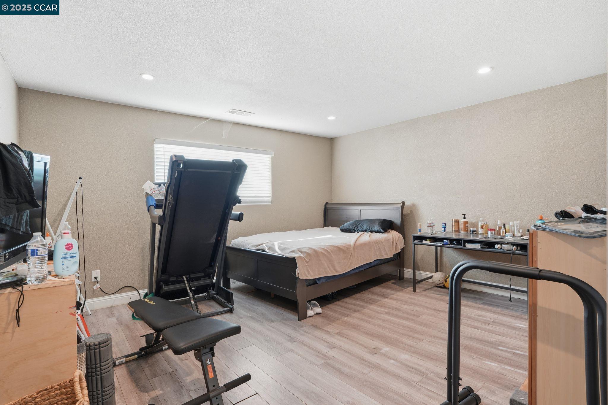 Detail Gallery Image 10 of 17 For 545 N Golden Gate Ave, Stockton,  CA 95205 - 3 Beds | 2 Baths