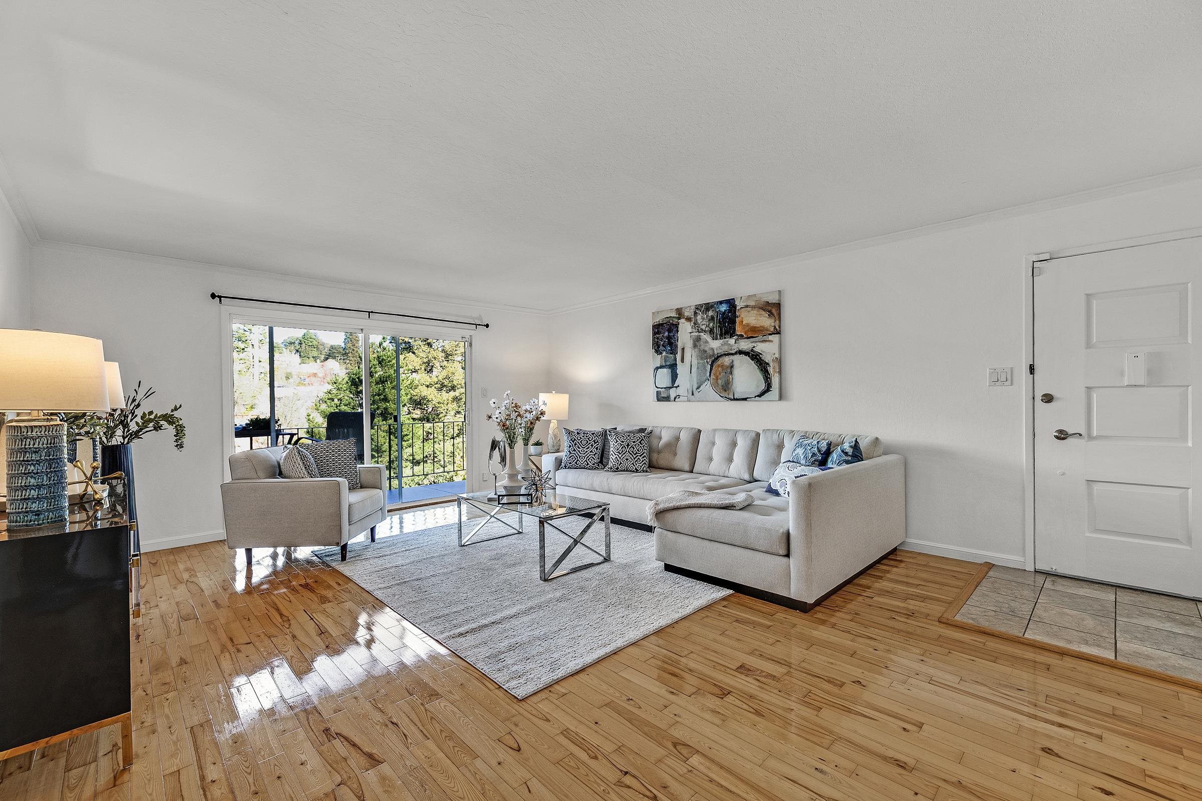 Detail Gallery Image 11 of 31 For 1120 Hollywood Ave #1,  Oakland,  CA 94602 - 3 Beds | 2 Baths