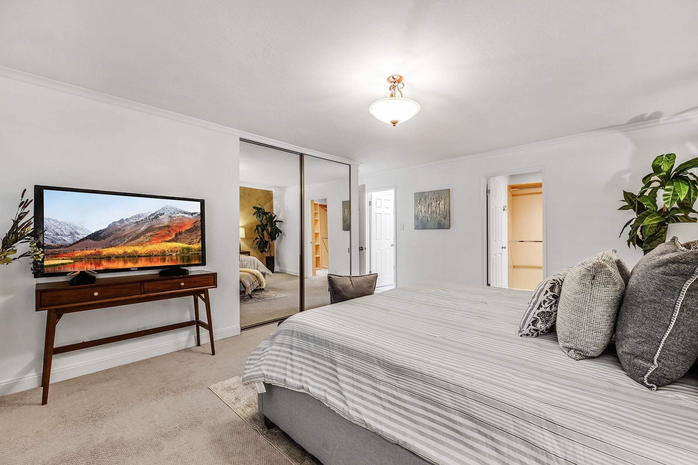 Detail Gallery Image 28 of 31 For 1120 Hollywood Ave #1,  Oakland,  CA 94602 - 3 Beds | 2 Baths