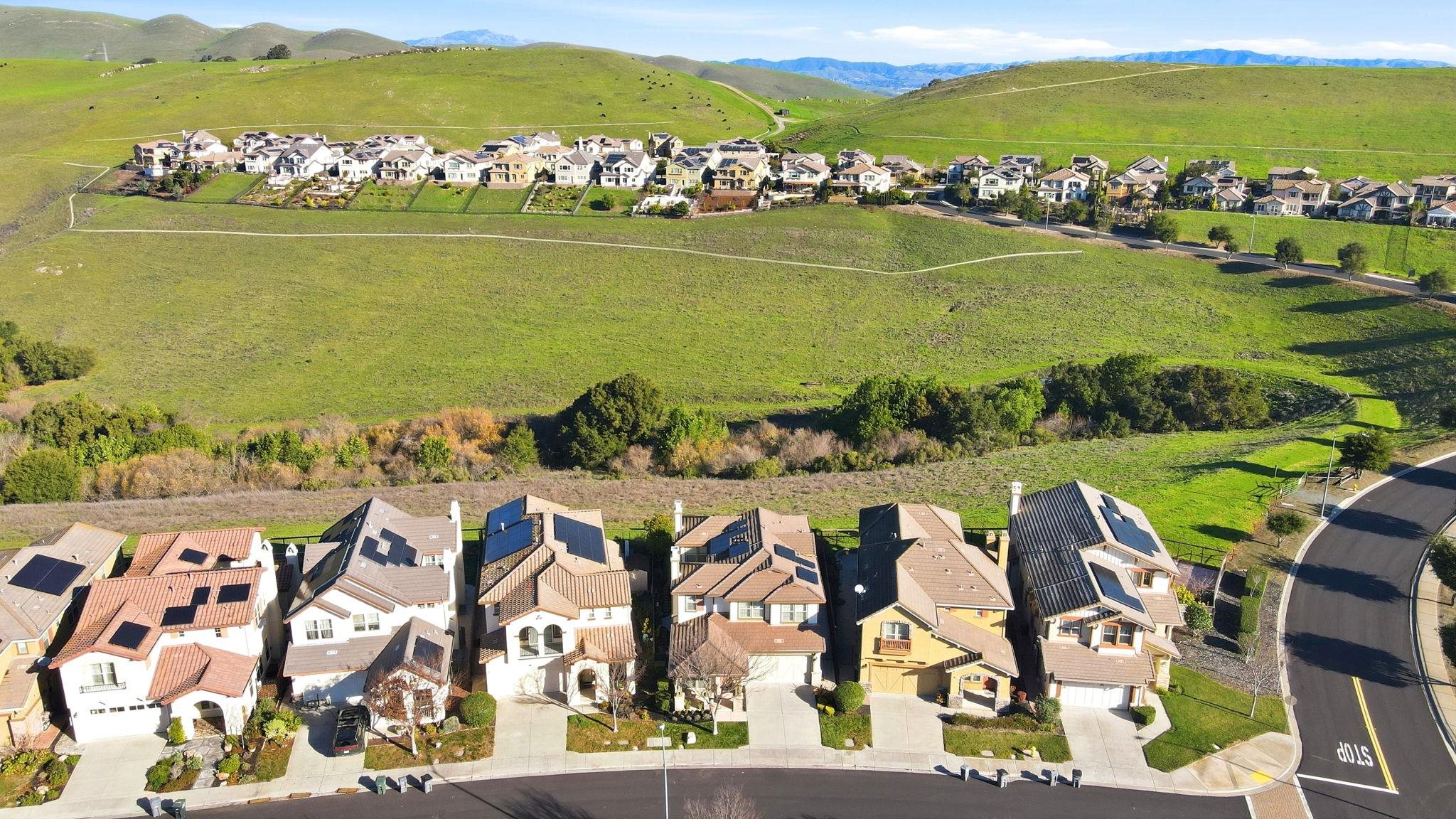 Detail Gallery Image 11 of 39 For 9927 Reimers Way, Dublin,  CA 94568 - 4 Beds | 2/1 Baths