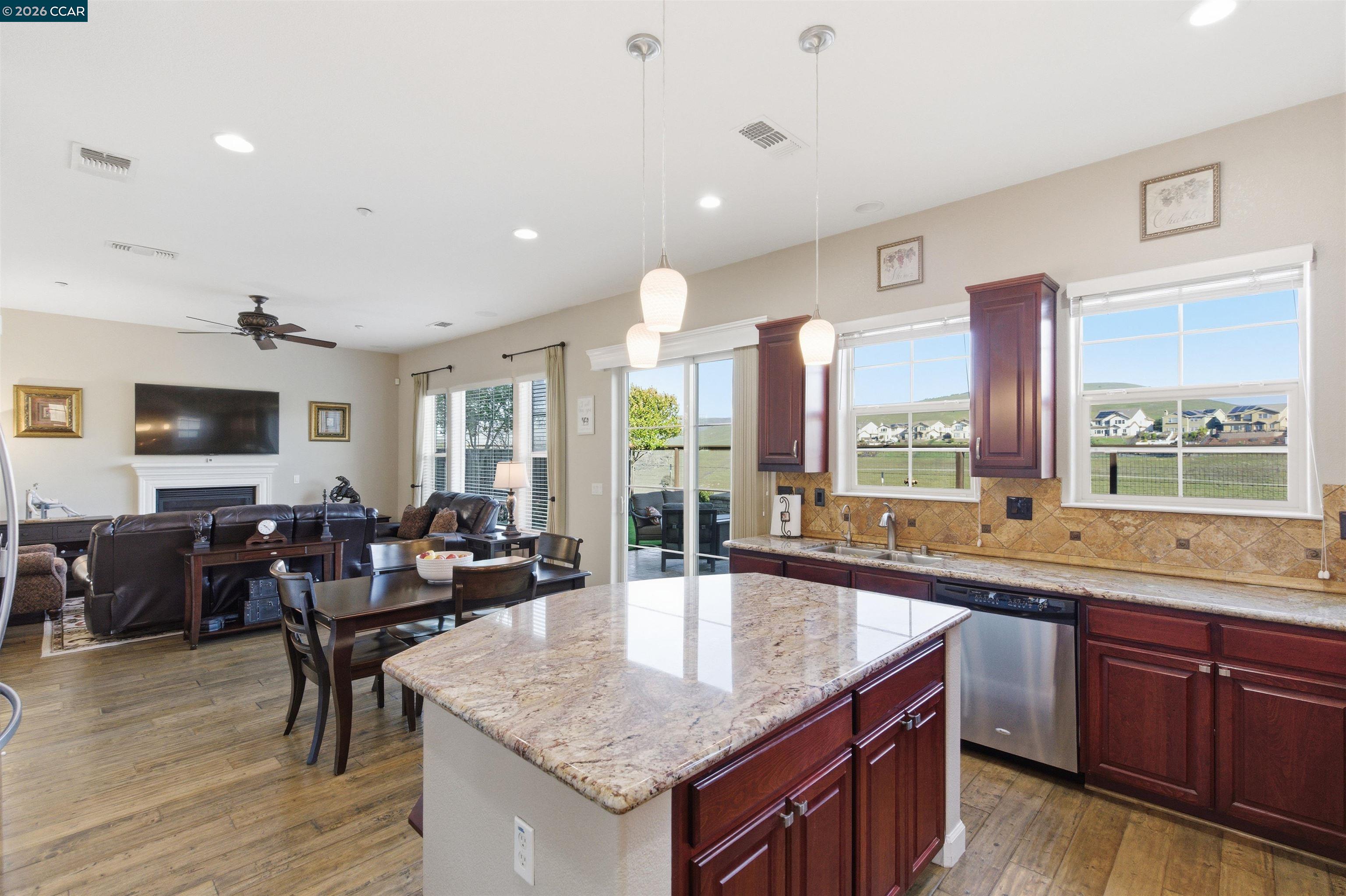 Detail Gallery Image 19 of 39 For 9927 Reimers Way, Dublin,  CA 94568 - 4 Beds | 2/1 Baths