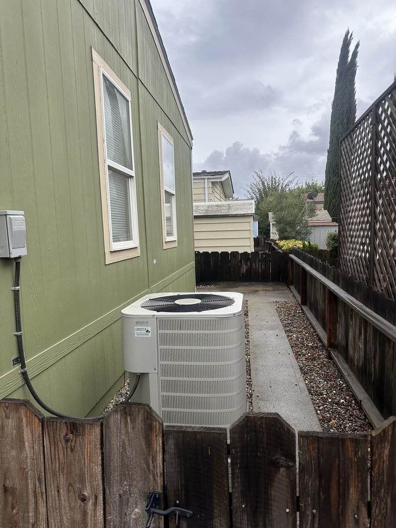 Detail Gallery Image 7 of 20 For 145 Dory Ln, Modesto,  CA 95356 - 2 Beds | 2 Baths