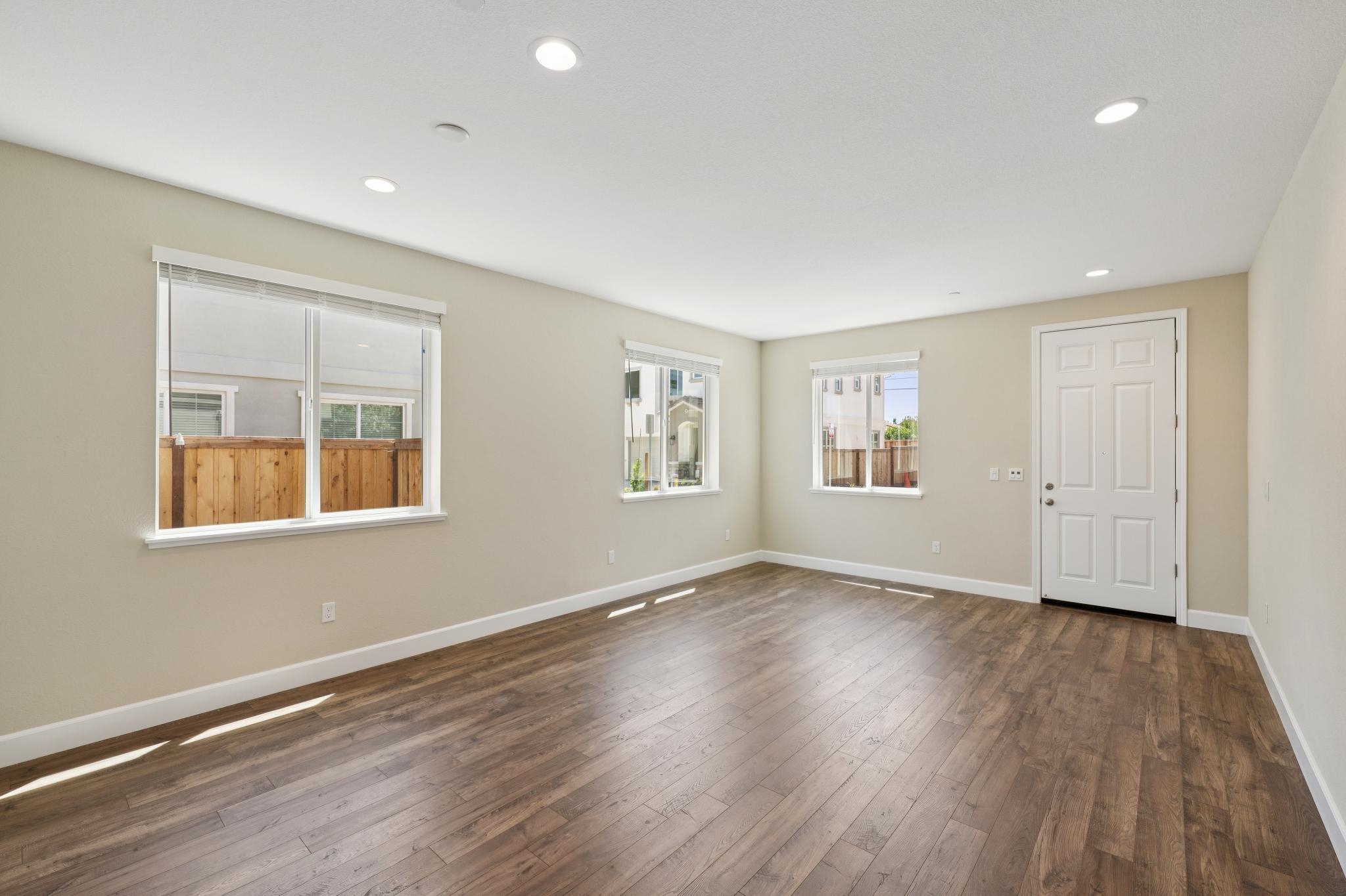 Detail Gallery Image 6 of 55 For 133 Creek View Cir, Fairfield,  CA 94533 - 4 Beds | 2/1 Baths