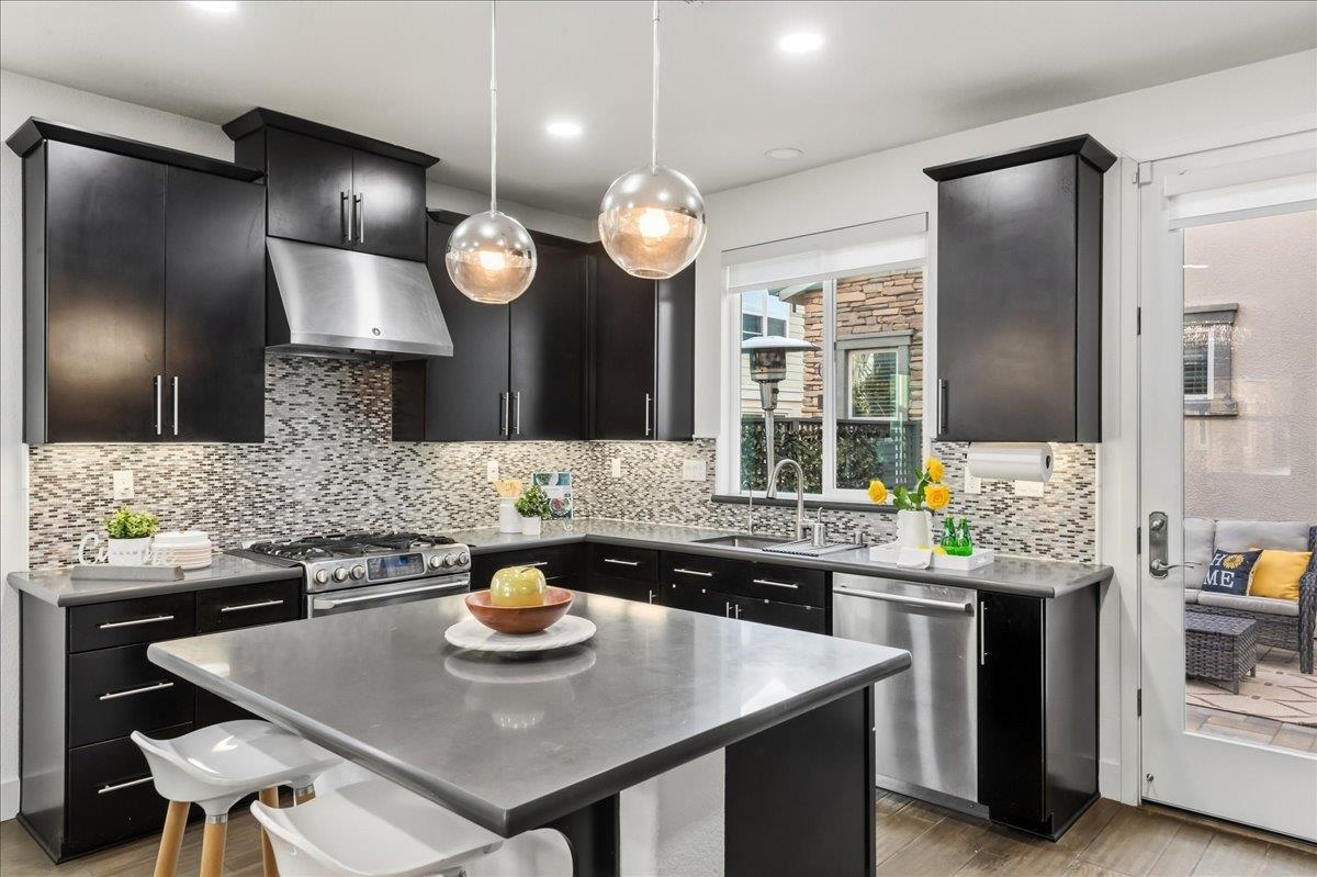 Detail Gallery Image 14 of 50 For 4022 Knightstown St, Dublin,  CA 94568 - 4 Beds | 3 Baths