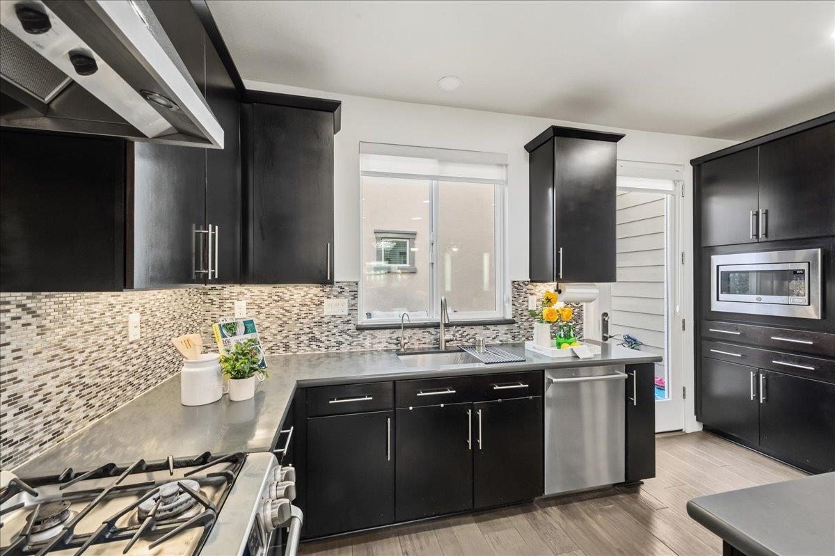 Detail Gallery Image 15 of 50 For 4022 Knightstown St, Dublin,  CA 94568 - 4 Beds | 3 Baths