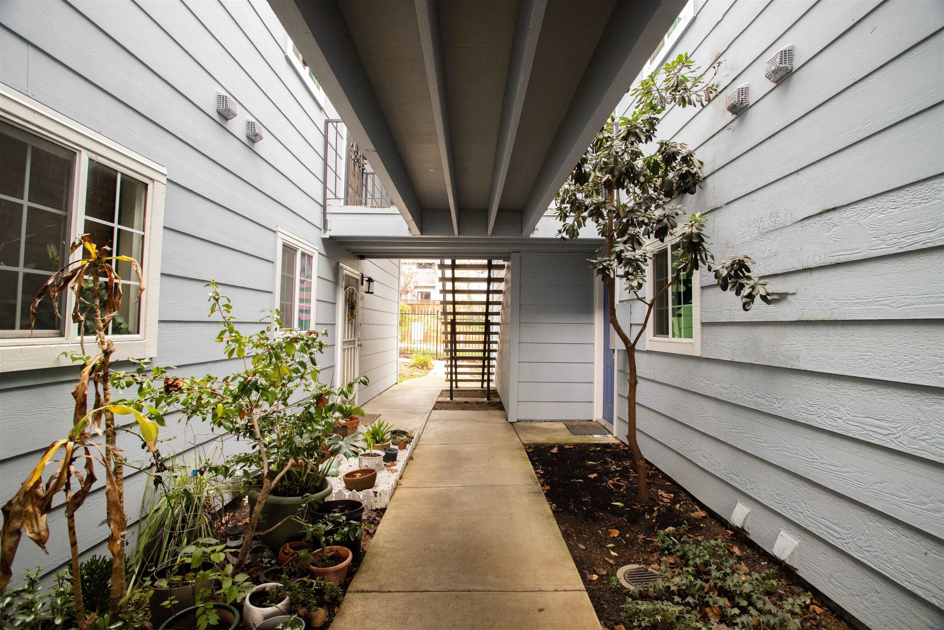 Detail Gallery Image 3 of 38 For 165 Lighthouse Dr., Vallejo,  CA 94590 - 2 Beds | 2 Baths