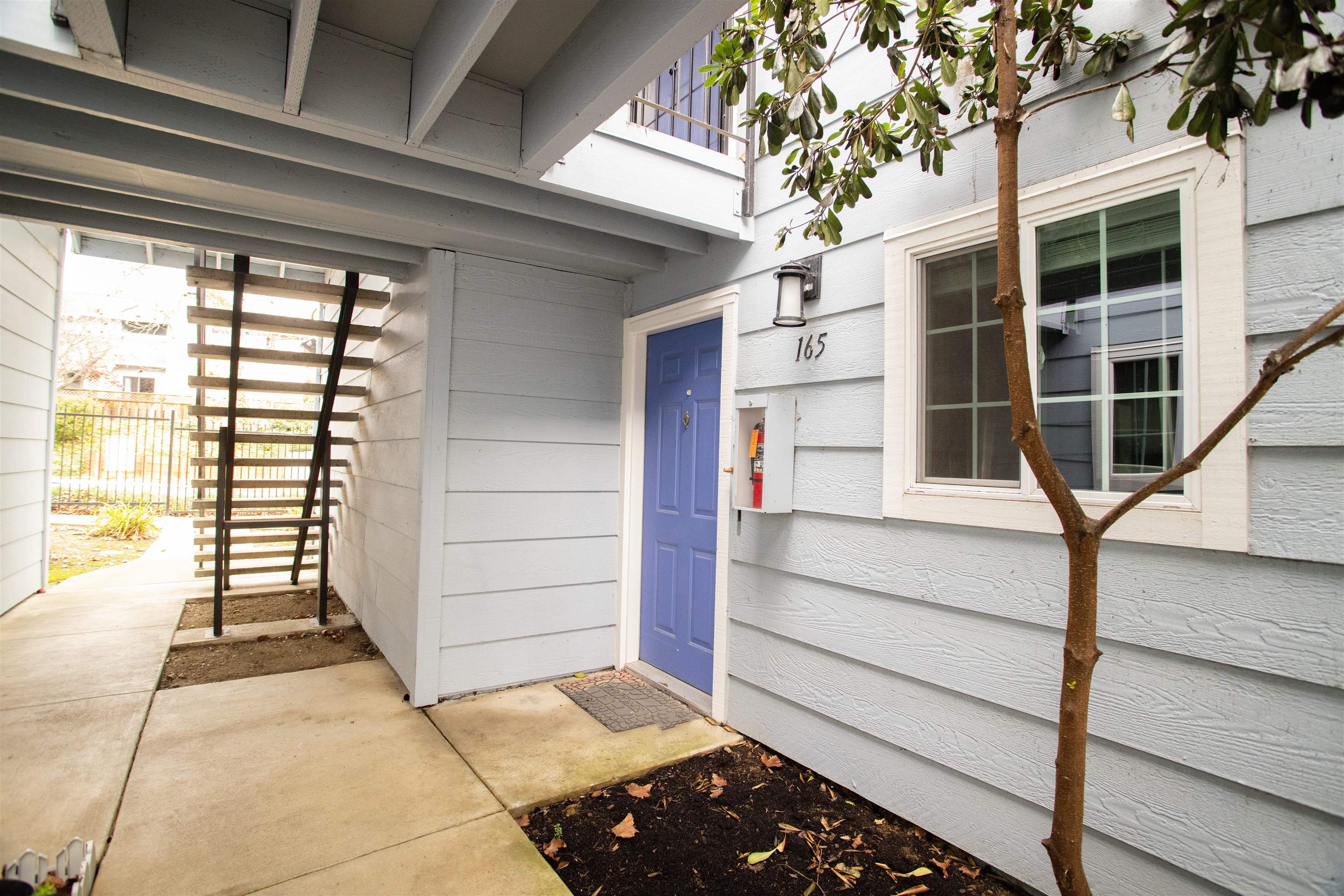 Detail Gallery Image 4 of 38 For 165 Lighthouse Dr., Vallejo,  CA 94590 - 2 Beds | 2 Baths