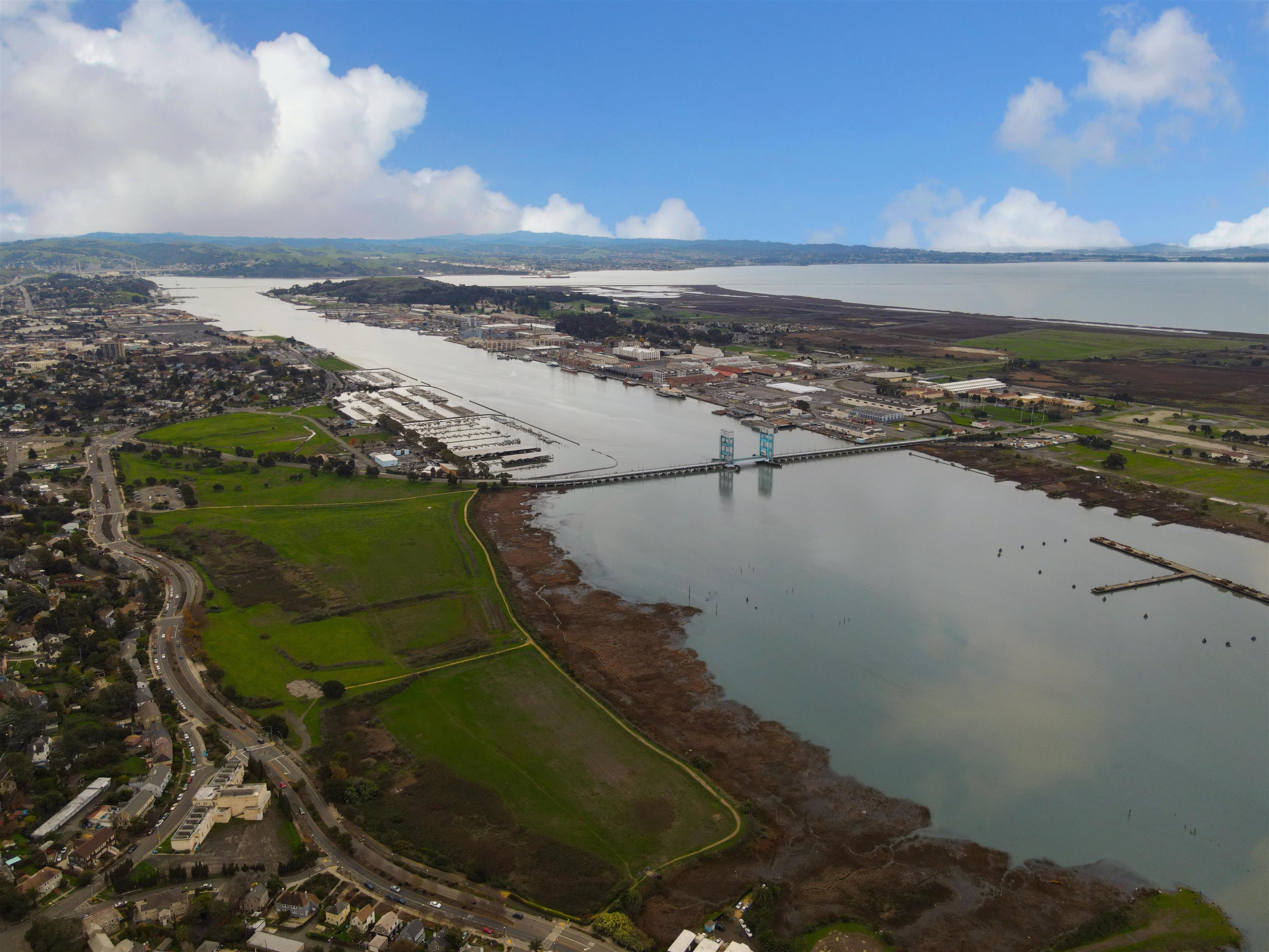 Detail Gallery Image 36 of 38 For 165 Lighthouse Dr., Vallejo,  CA 94590 - 2 Beds | 2 Baths