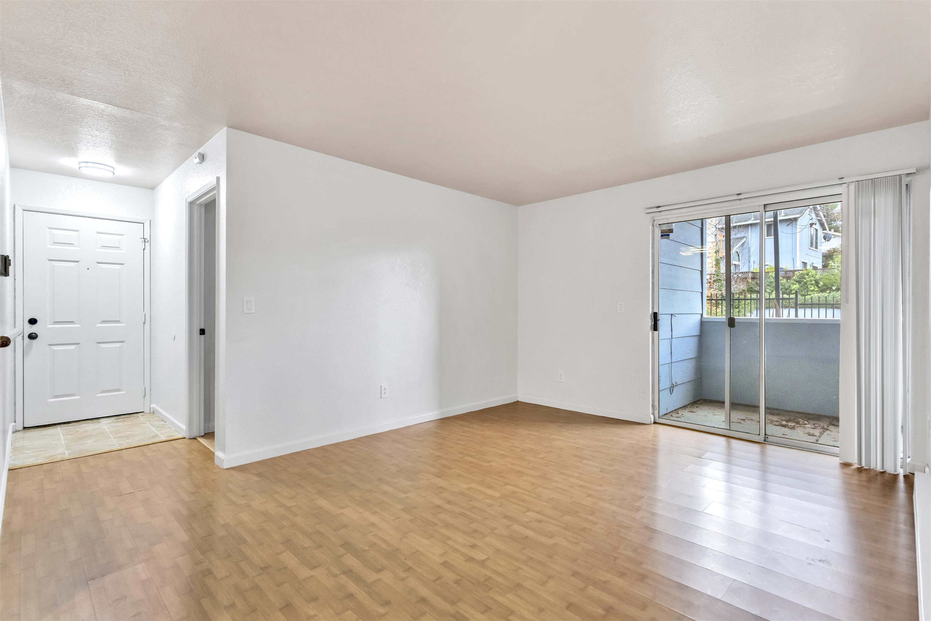 Detail Gallery Image 8 of 38 For 165 Lighthouse Dr., Vallejo,  CA 94590 - 2 Beds | 2 Baths