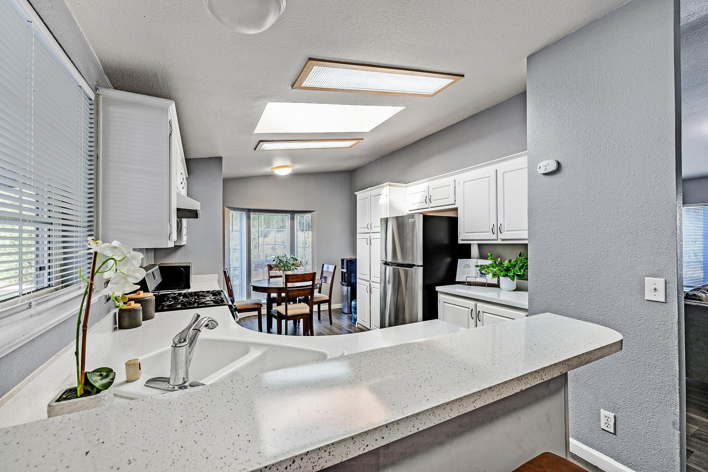 Detail Gallery Image 13 of 37 For 600 E Weddell Drive #184,  Sunnyvale,  CA 94089 - 3 Beds | 2 Baths
