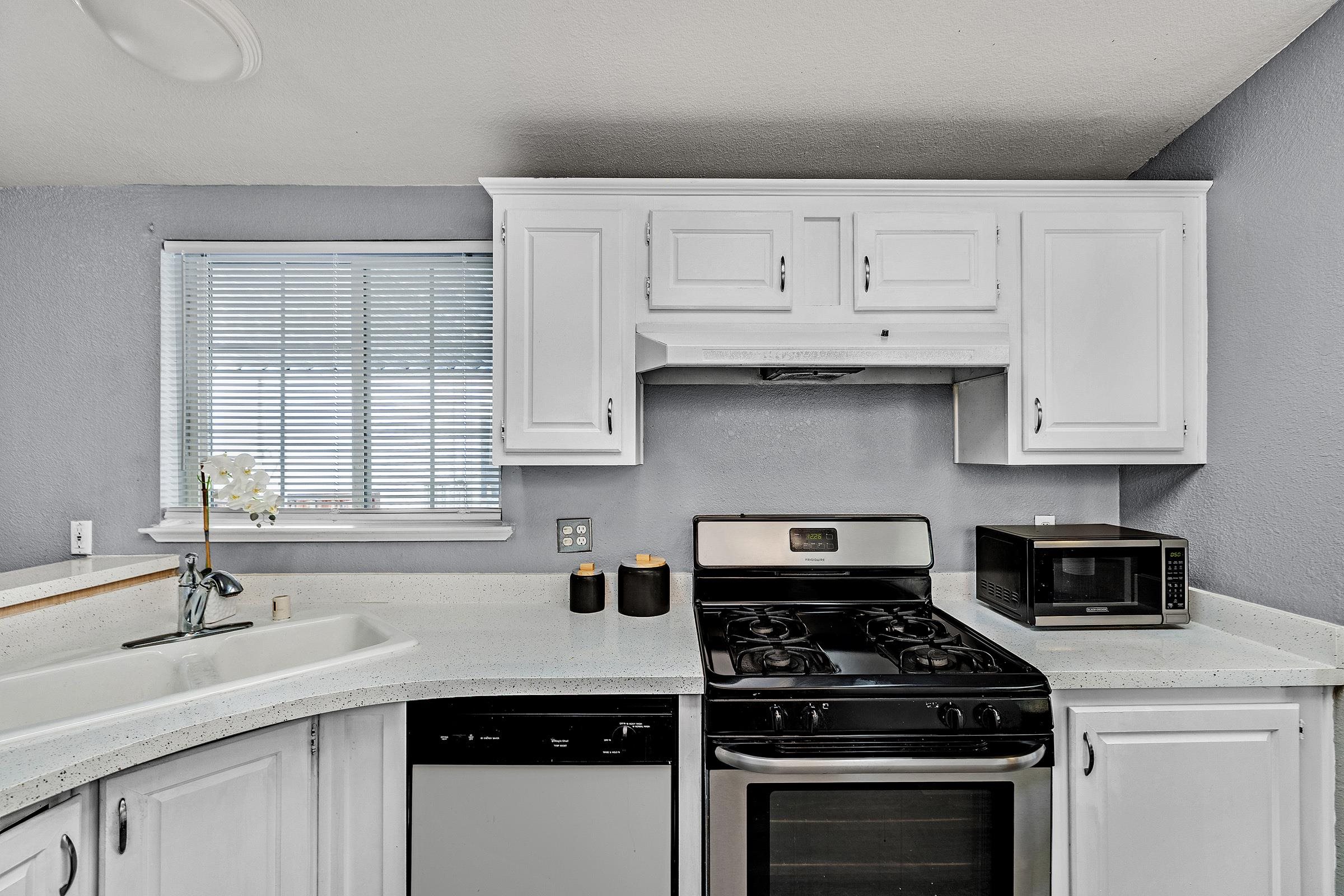 Detail Gallery Image 15 of 37 For 600 E Weddell Drive #184,  Sunnyvale,  CA 94089 - 3 Beds | 2 Baths