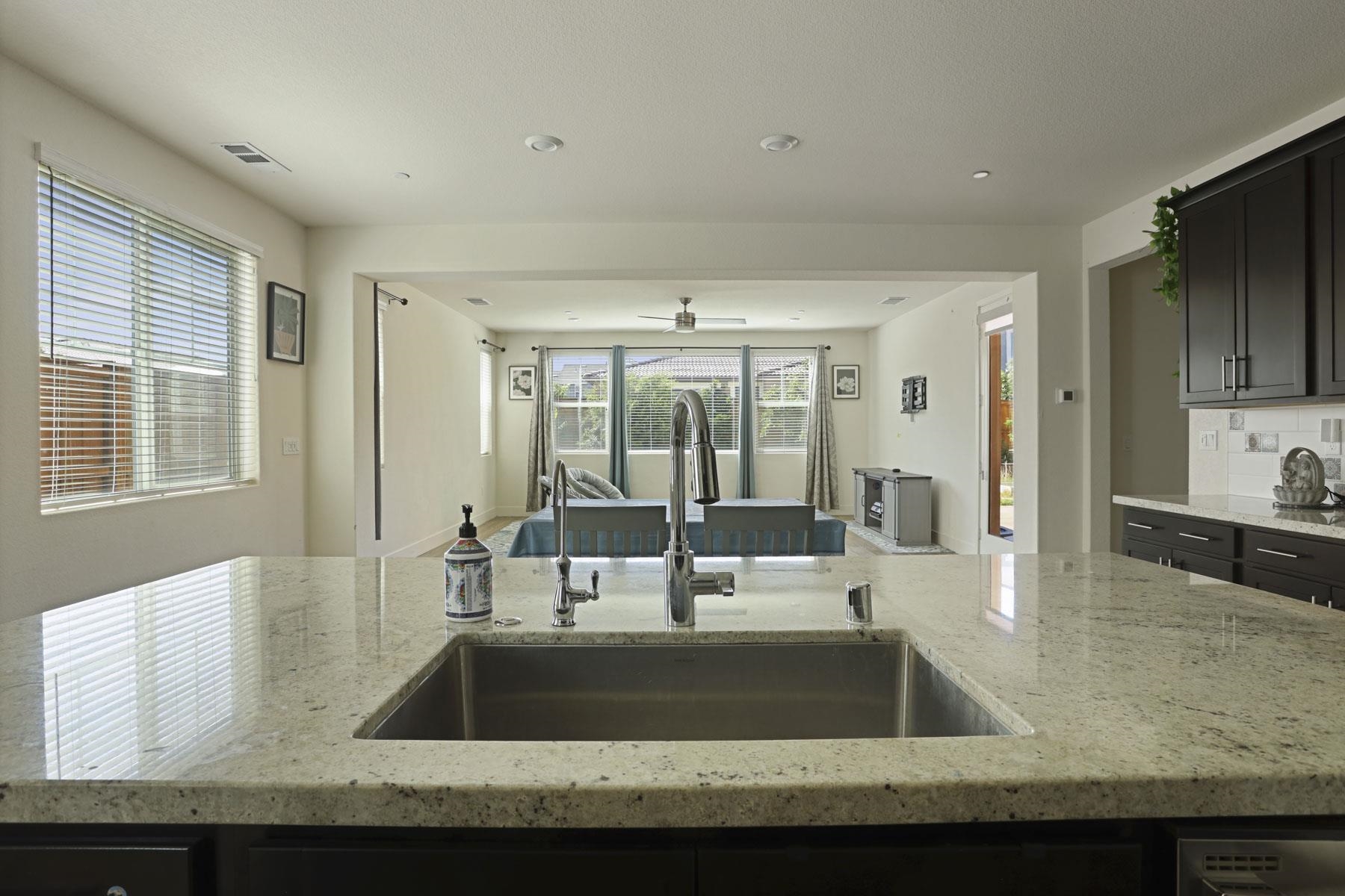 Detail Gallery Image 21 of 53 For 2605 Luna Ave, Tracy,  CA 95377 - 4 Beds | 3 Baths