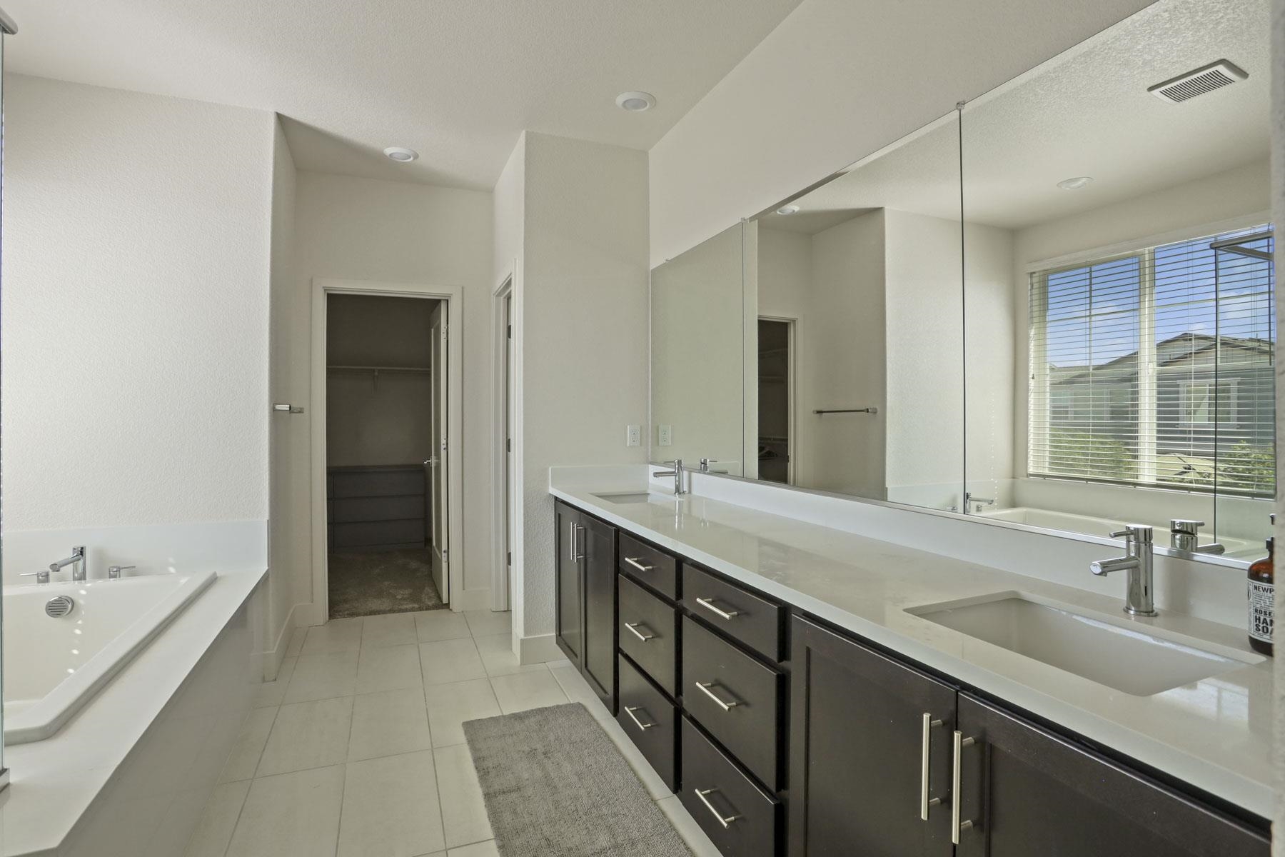 Detail Gallery Image 39 of 53 For 2605 Luna Ave, Tracy,  CA 95377 - 4 Beds | 3 Baths