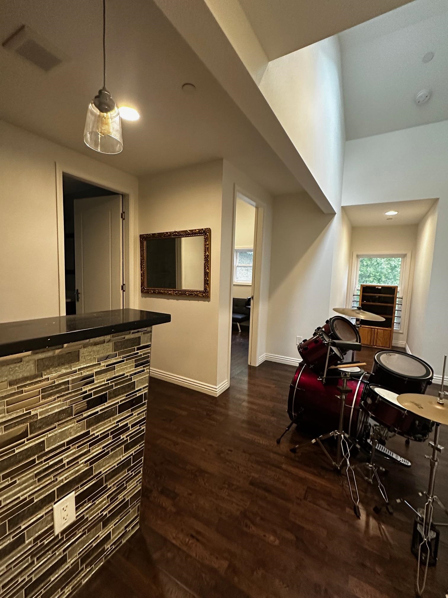 Detail Gallery Image 11 of 33 For 2276 Arrowhead, Oakland,  CA 94611 - 3 Beds | 3/1 Baths