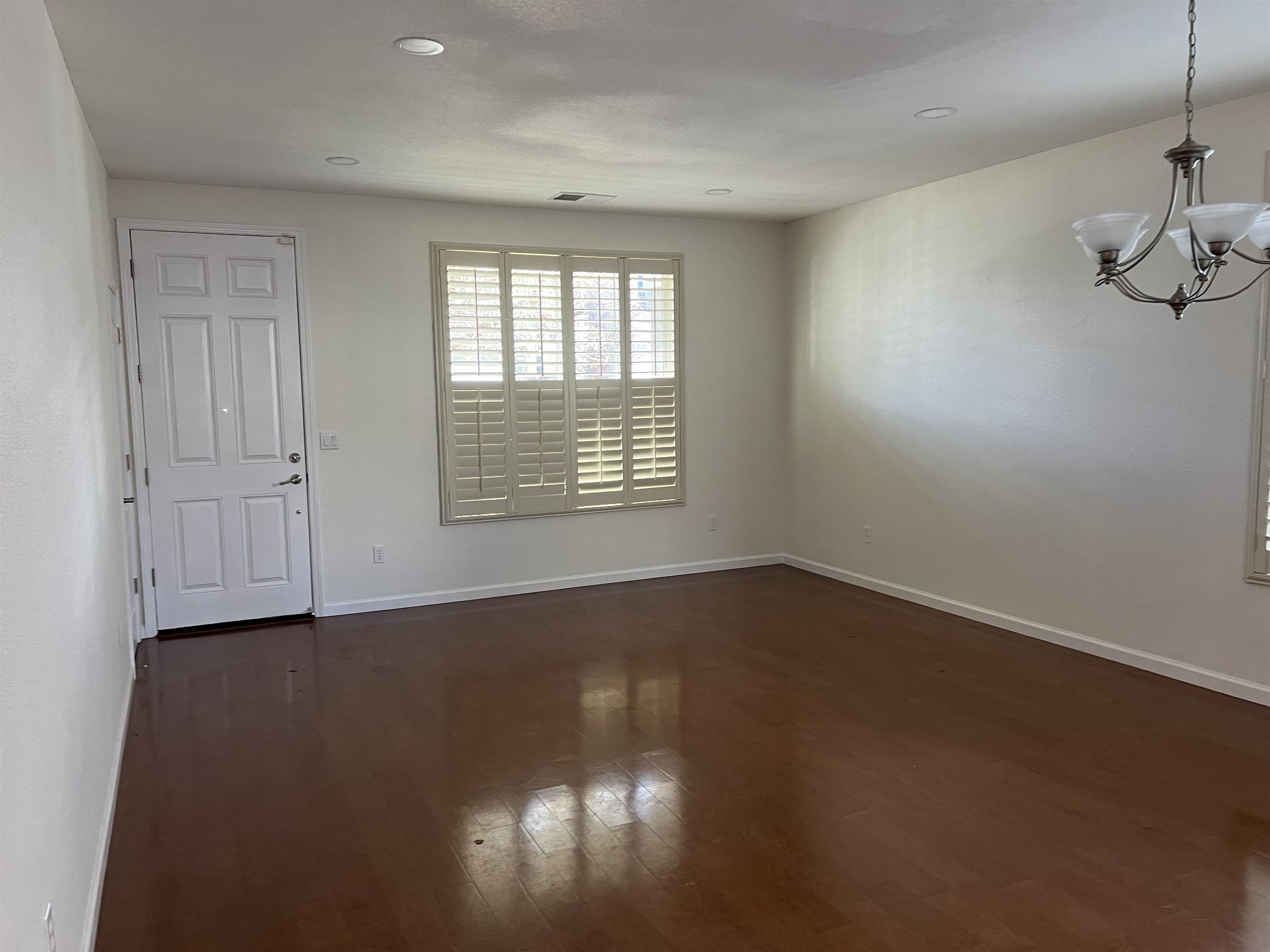 Detail Gallery Image 11 of 13 For 1112 Park West Dr, Pittsburg,  CA 94565 - 4 Beds | 2 Baths