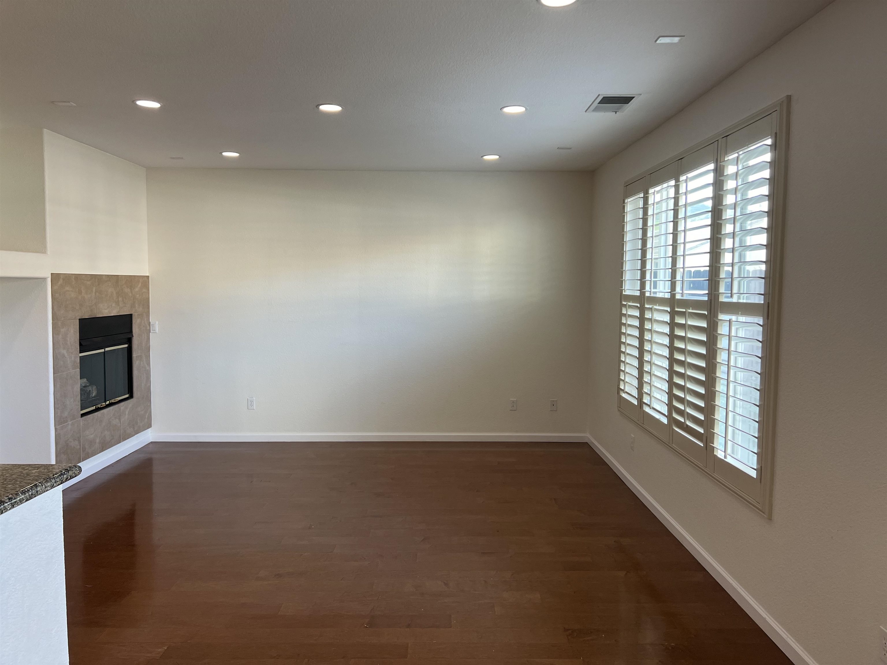 Detail Gallery Image 12 of 13 For 1112 Park West Dr, Pittsburg,  CA 94565 - 4 Beds | 2 Baths