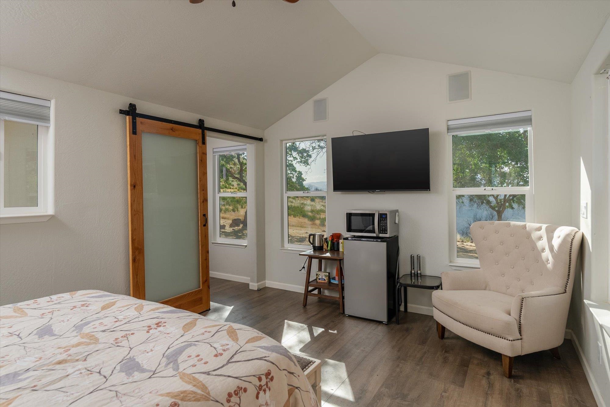 Detail Gallery Image 11 of 33 For 5535 Parrotts Ferry Road, Murphys,  CA 95251 - 1 Beds | 1 Baths