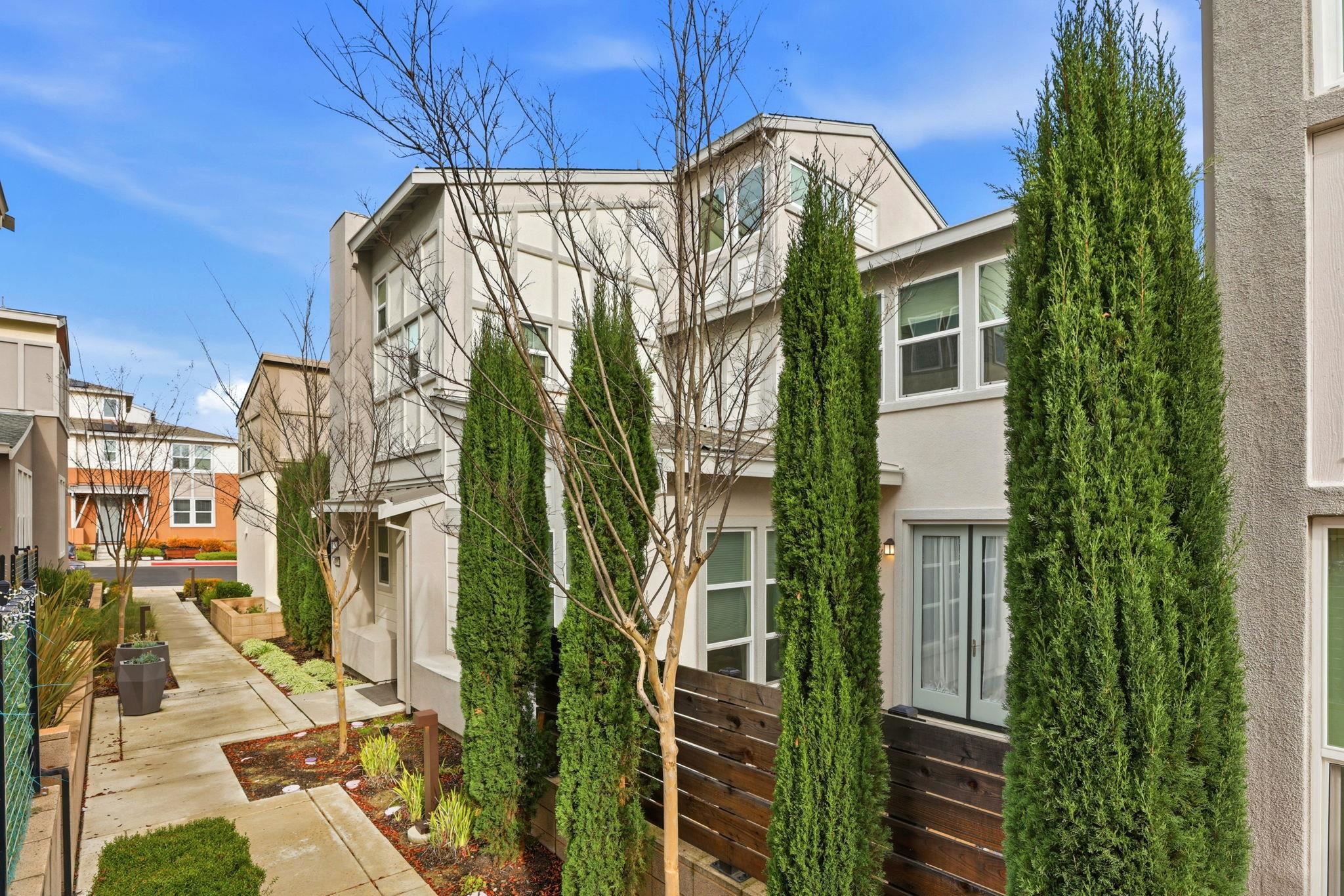 Detail Gallery Image 18 of 25 For 4386 Healdsburg Way, Dublin,  CA 94568 - 4 Beds | 3/1 Baths