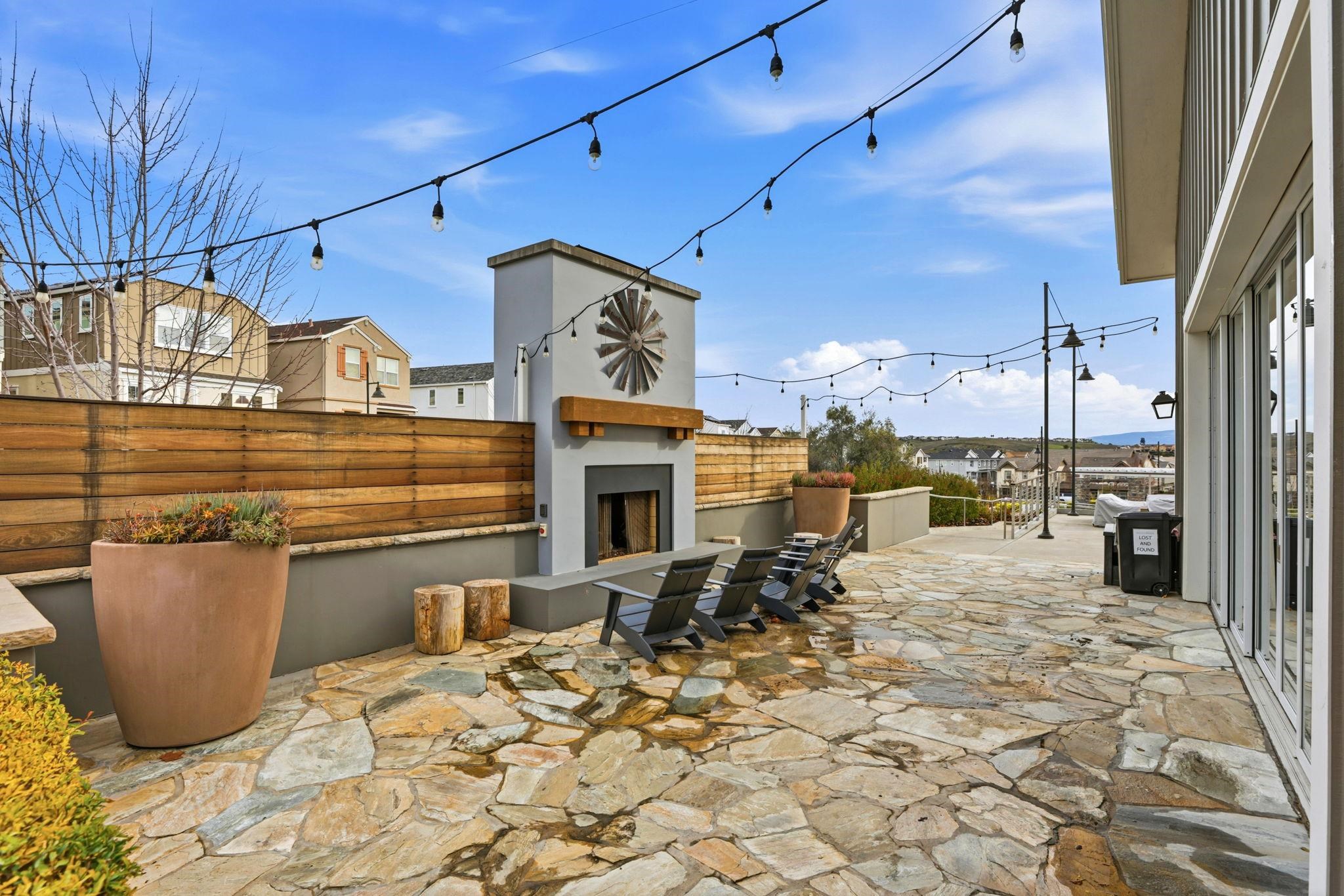 Detail Gallery Image 20 of 25 For 4386 Healdsburg Way, Dublin,  CA 94568 - 4 Beds | 3/1 Baths