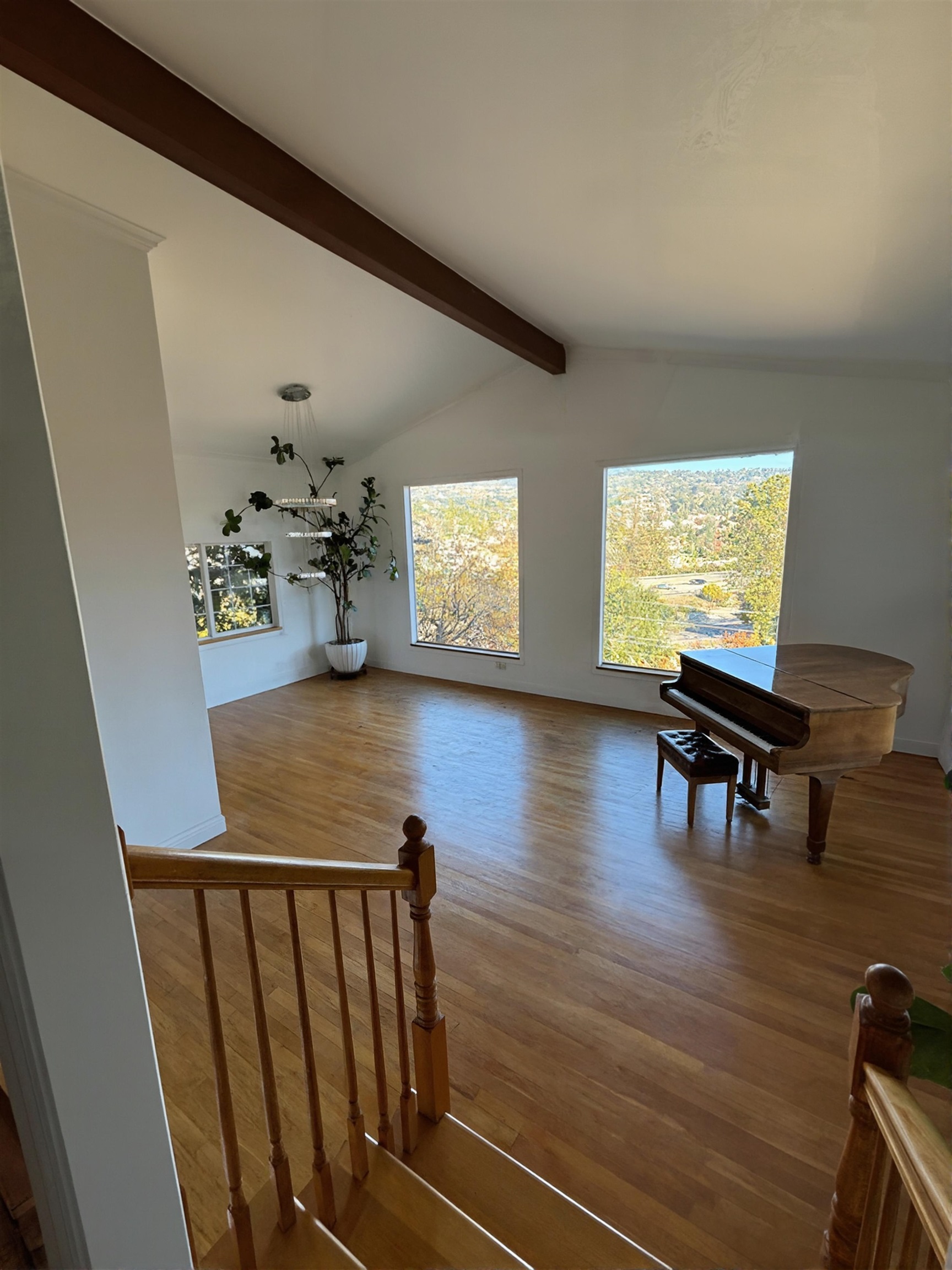 Detail Gallery Image 13 of 34 For 4535 Redding, Oakland,  CA 94619 - 4 Beds | 3/1 Baths