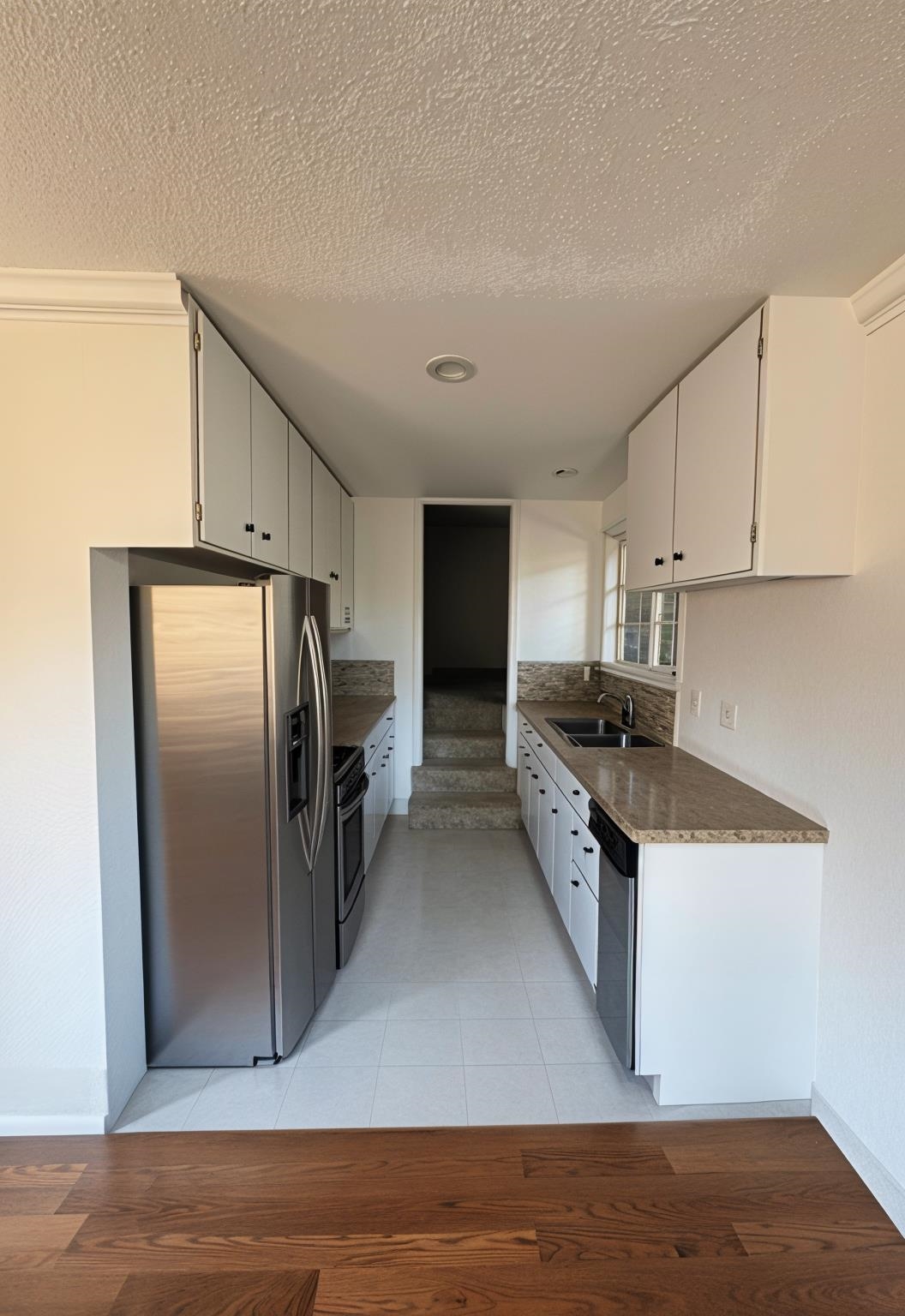 Detail Gallery Image 7 of 34 For 4535 Redding, Oakland,  CA 94619 - 4 Beds | 3/1 Baths