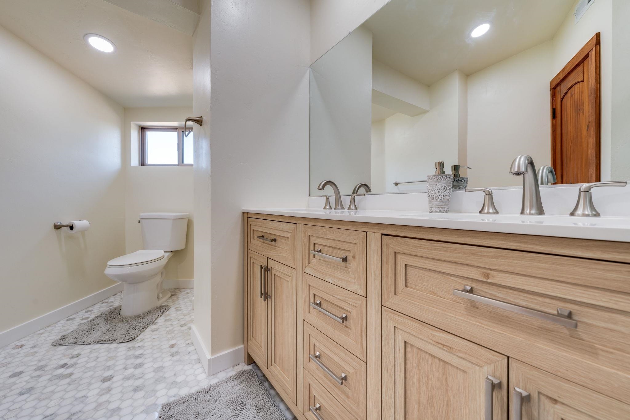 Detail Gallery Image 16 of 60 For 4600 El Caminito Rd, Shingle Springs,  CA 95682-0000 - 6 Beds | 2 Baths