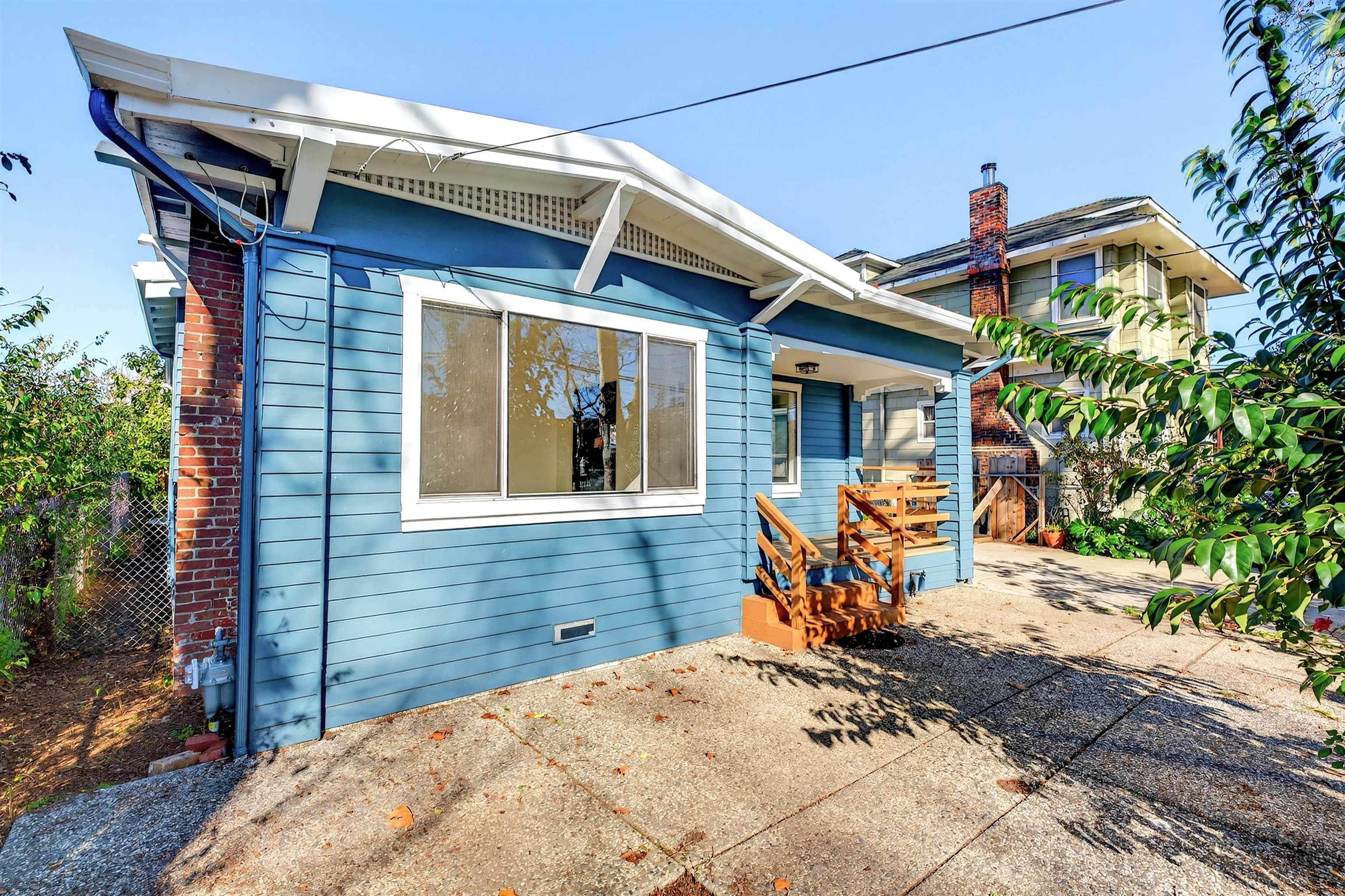 Detail Gallery Image 2 of 13 For 522 B St, Hayward,  CA 94541 - 2 Beds | 1 Baths