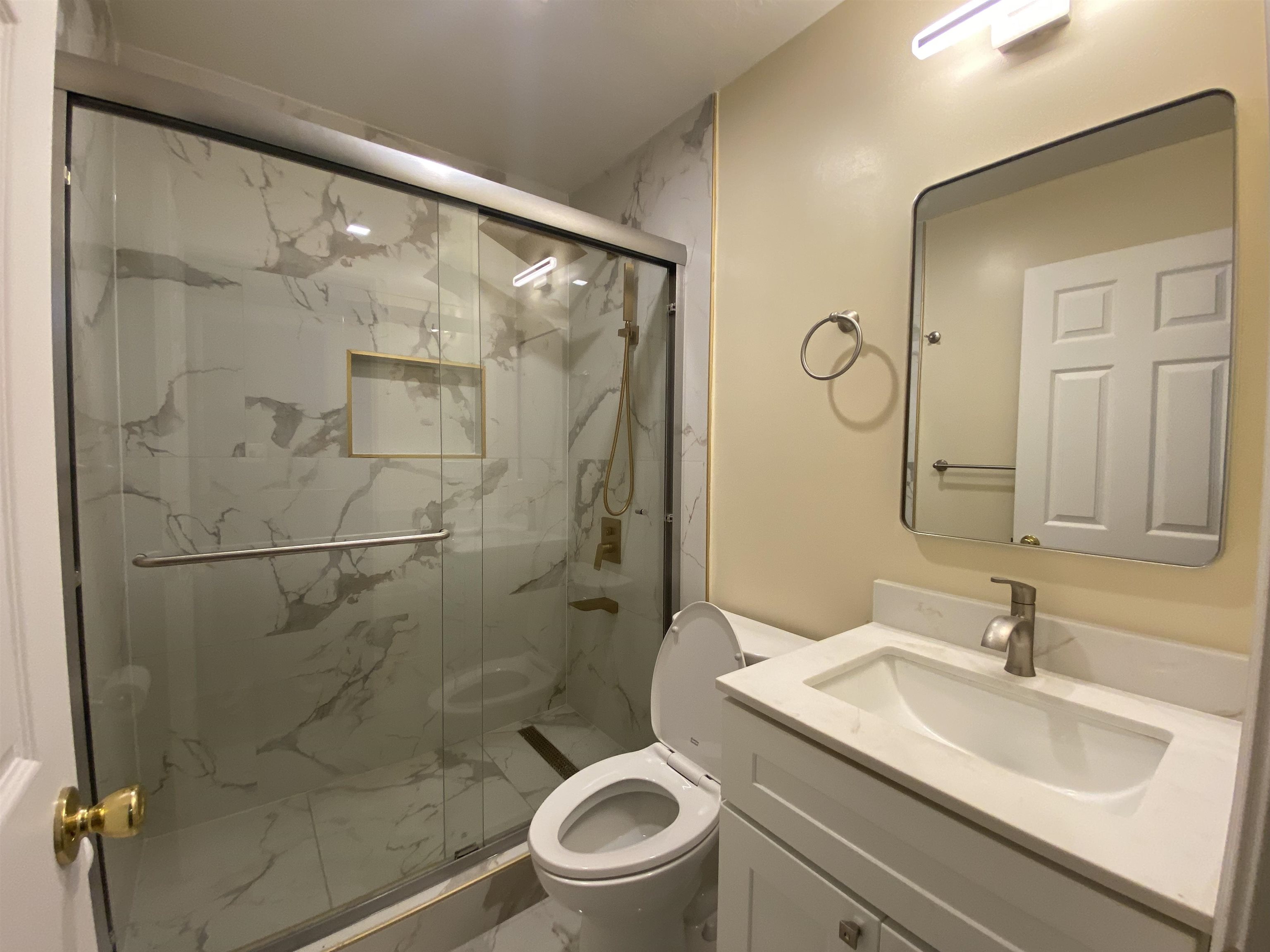 Detail Gallery Image 10 of 13 For 1866 Granada Dr, Concord,  CA 94519 - 3 Beds | 2 Baths