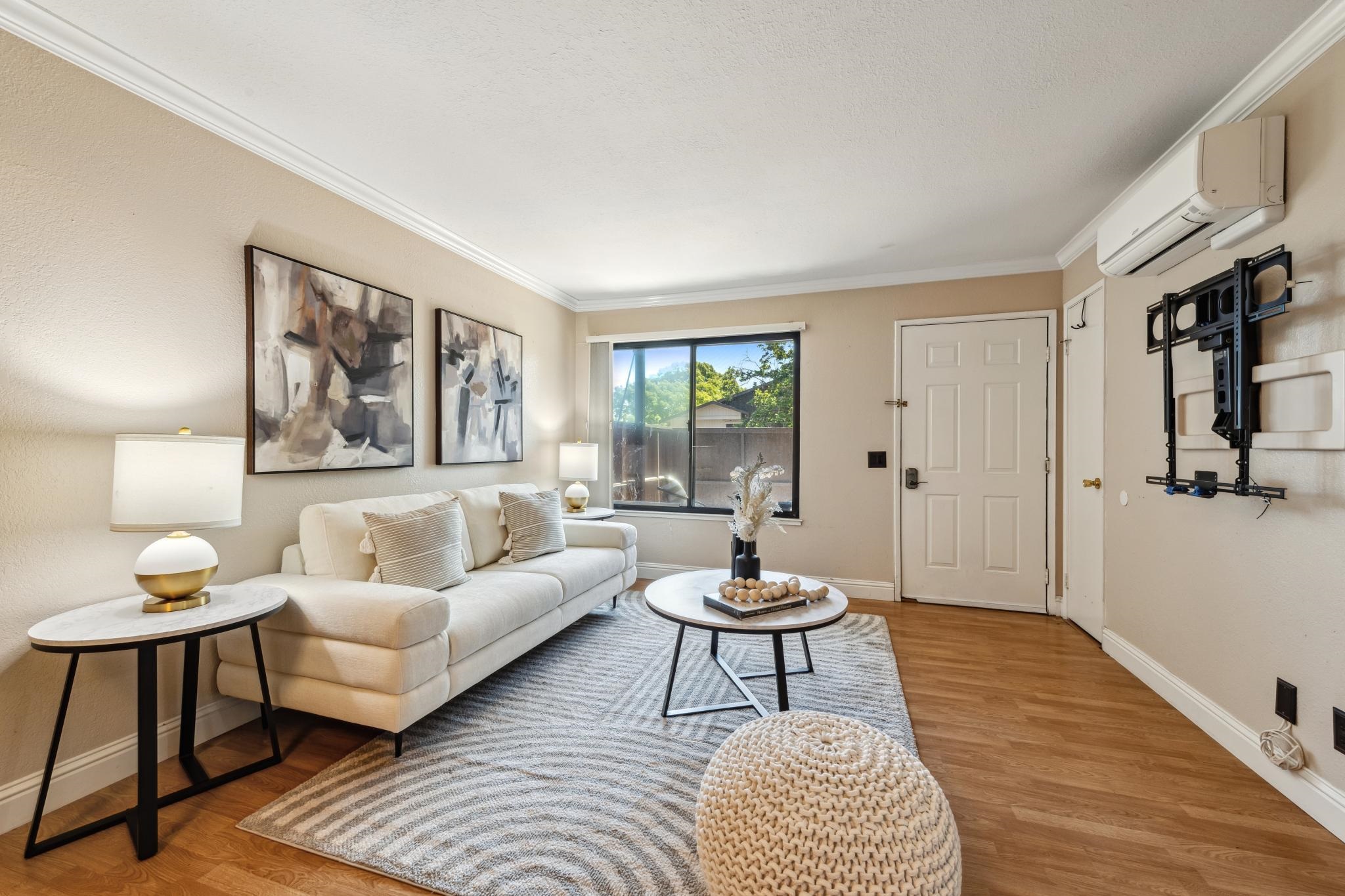 Photo #1: 41119788 Listing: Photo #1