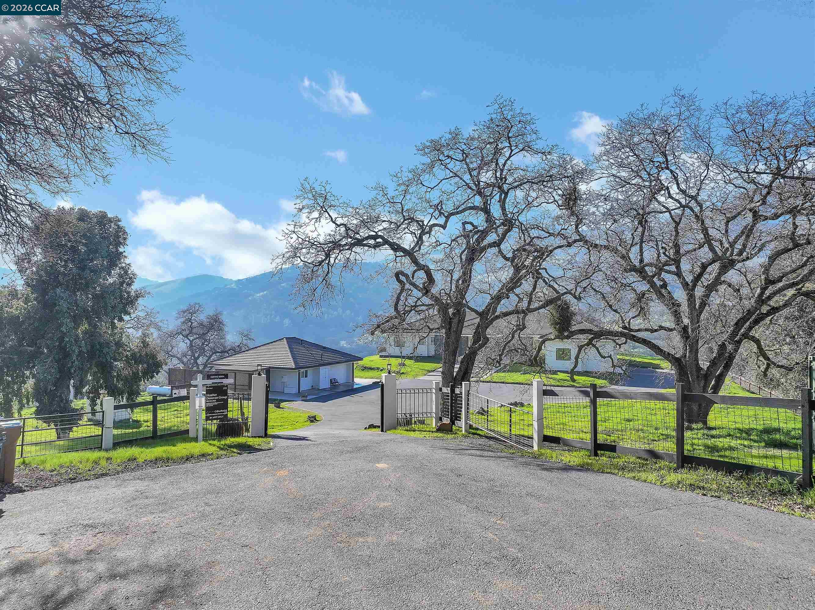 Detail Gallery Image 2 of 60 For 420 Leon Ct, Clayton,  CA 94517 - 4 Beds | 4/1 Baths